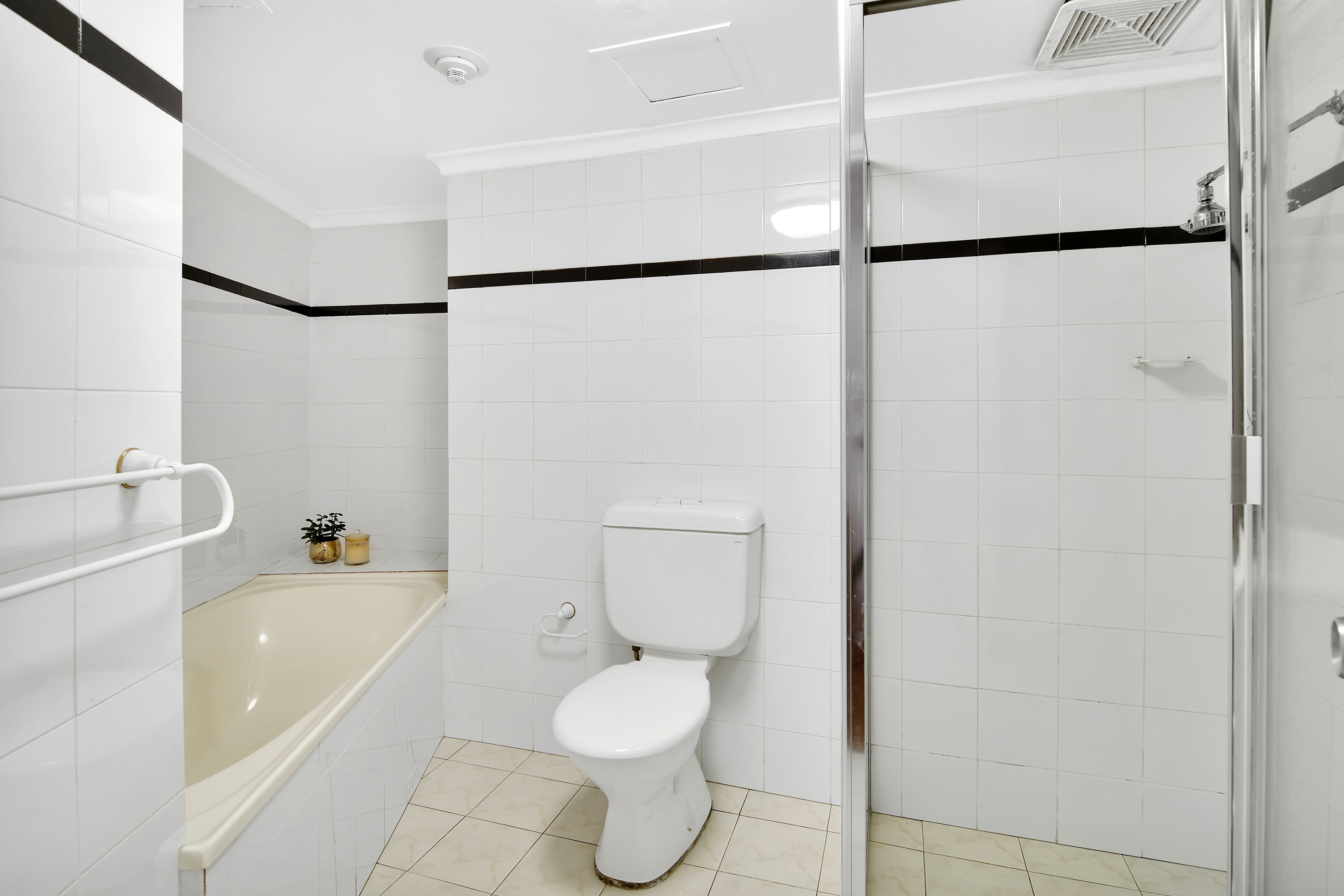 32/120 Saunders Street — photo 6 of 11