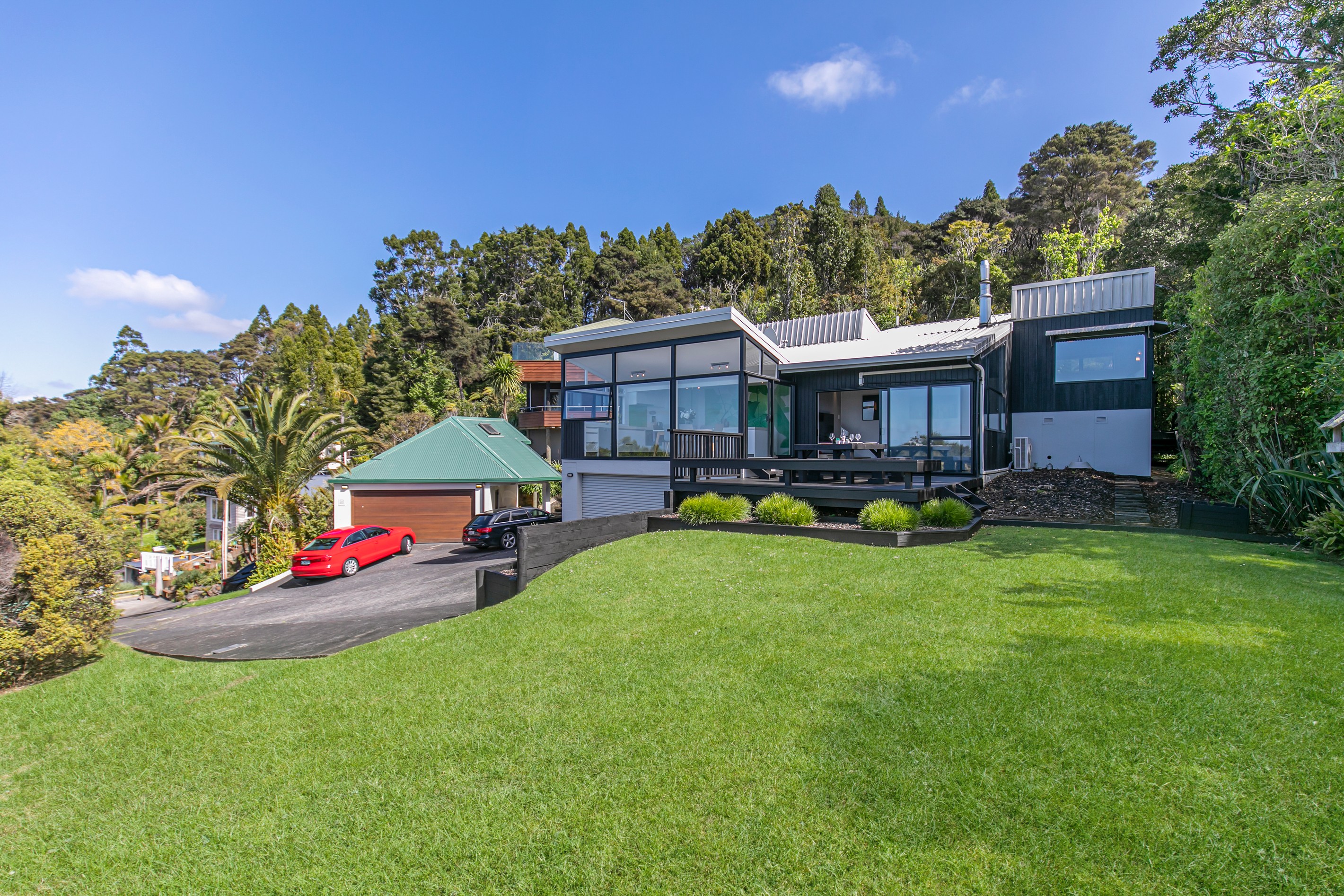 52 Takahe Road, Titirangi, Waitakere City
