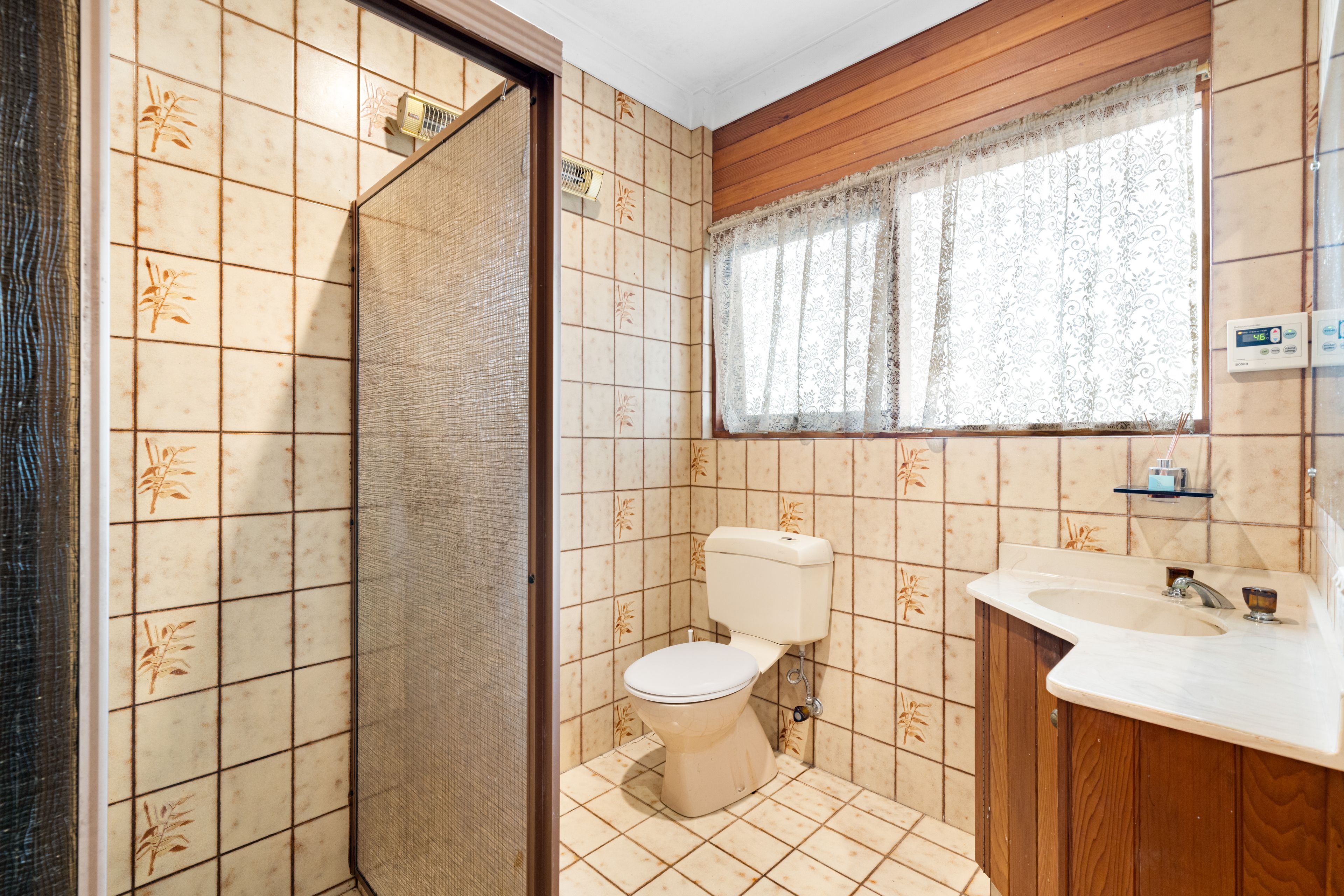 15 Hoylake Crescent — photo 10 of 22