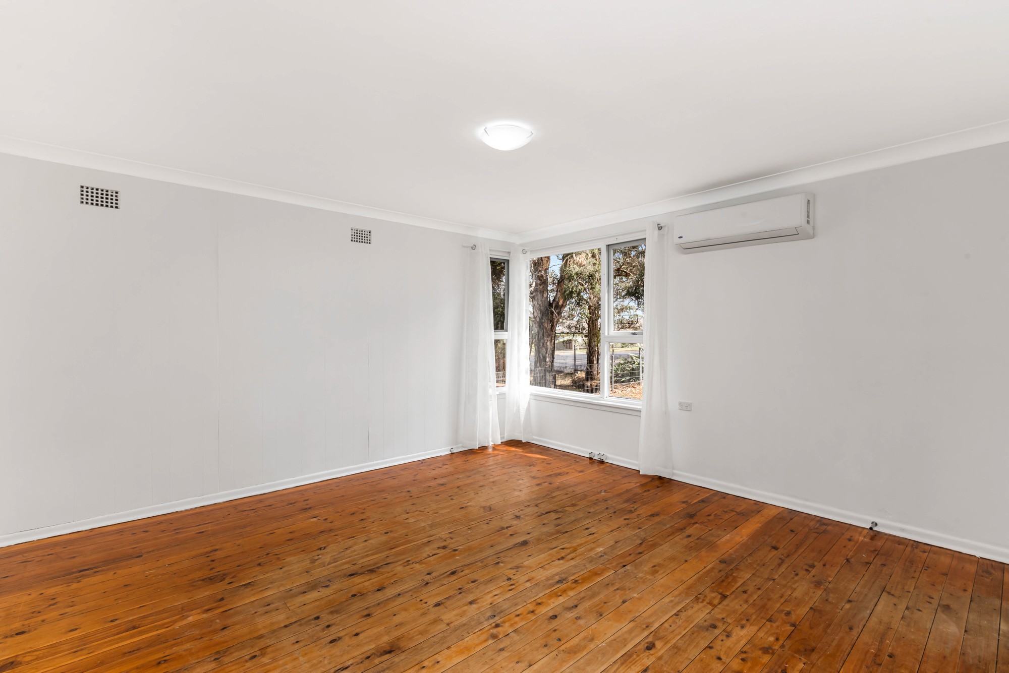 45 Luzon Avenue, Lethbridge Park, NSW 2770