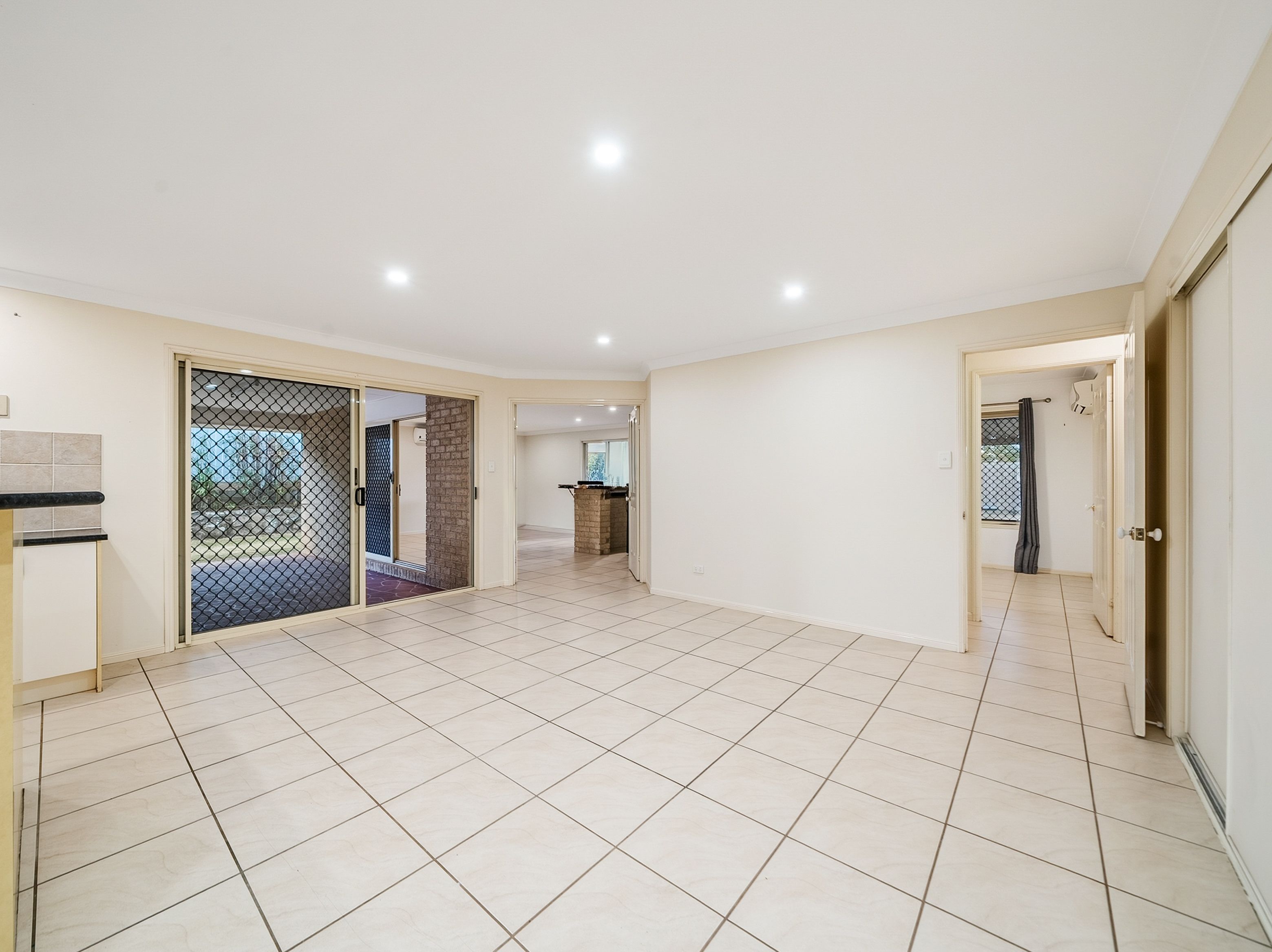 6 Chilton Crescent — photo 5 of 20