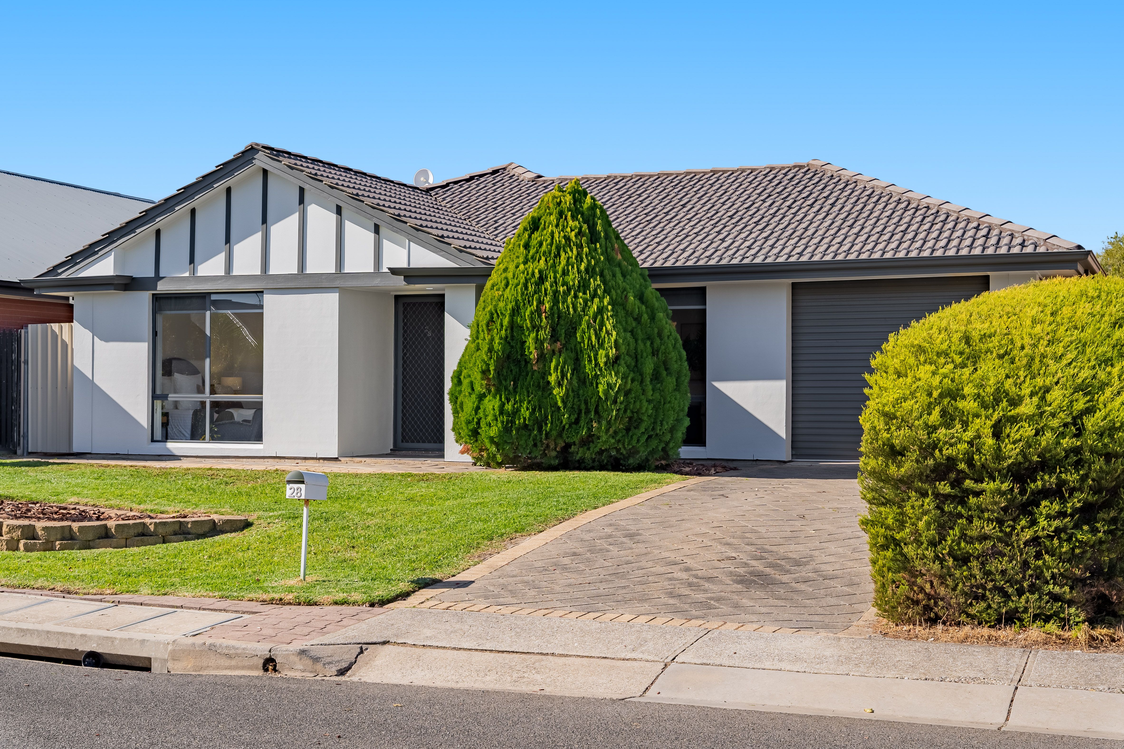 28 Mundulla Avenue, Woodcroft, SA 5162