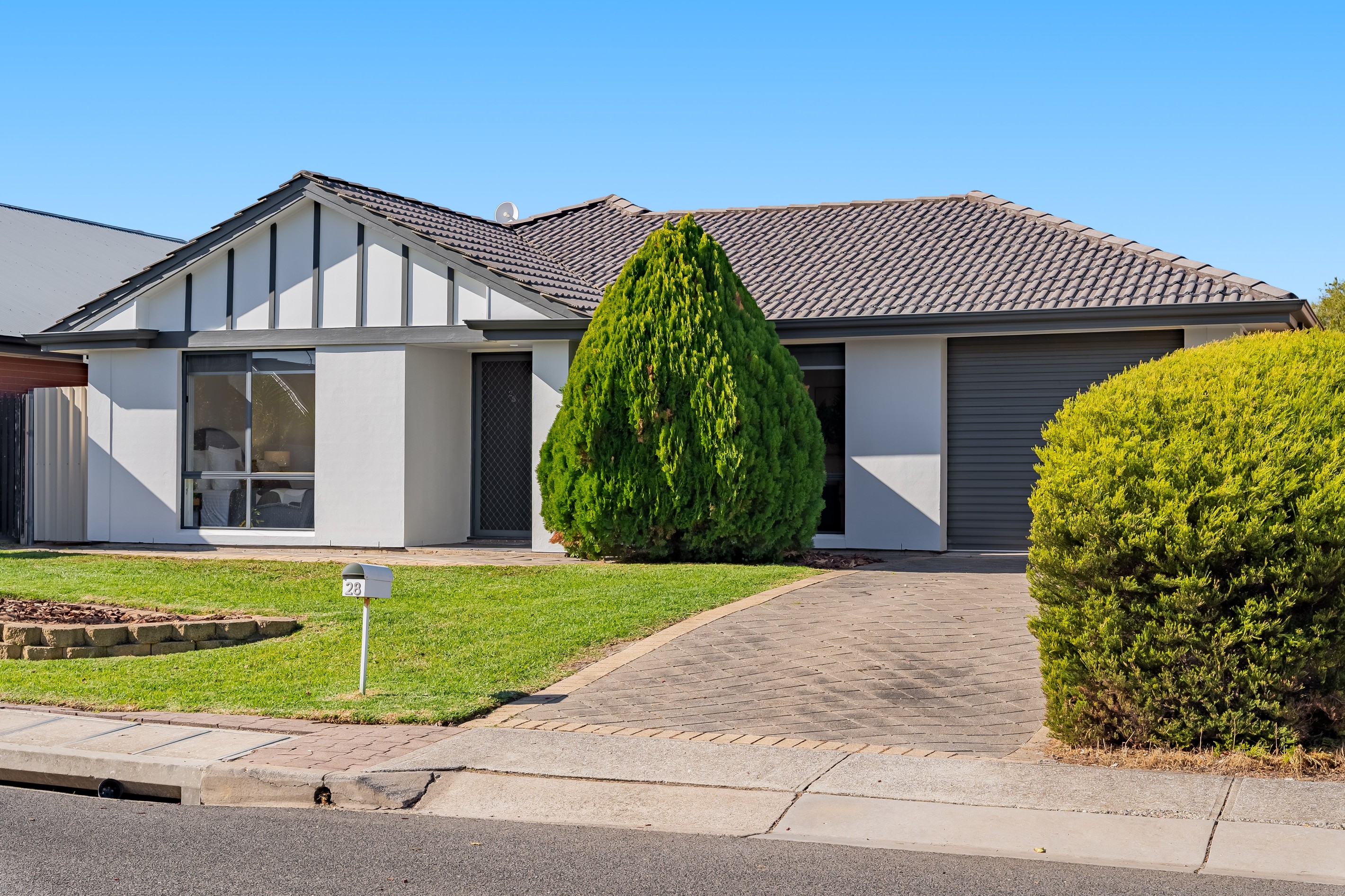 28 Mundulla Avenue, Woodcroft, SA 5162