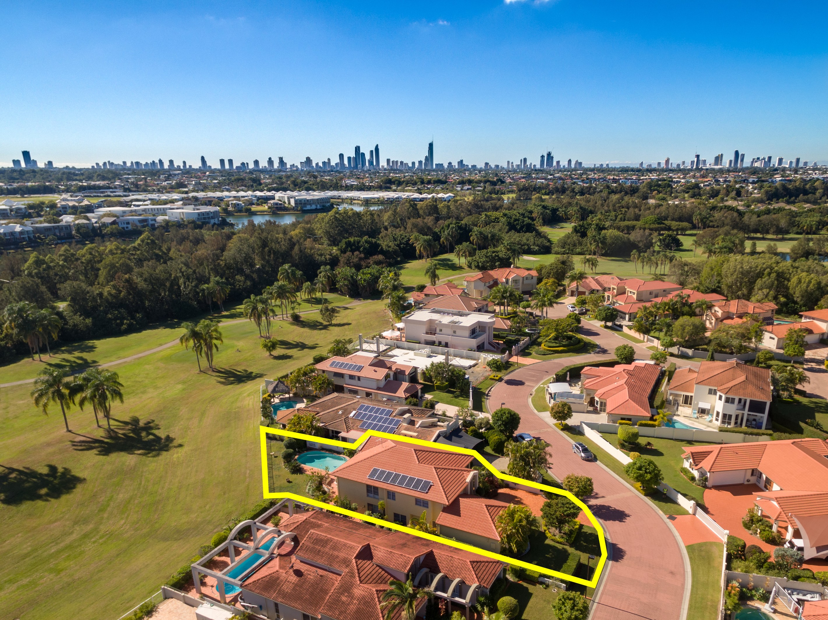 34 Meadowlake Drive, Carrara, QLD 4211