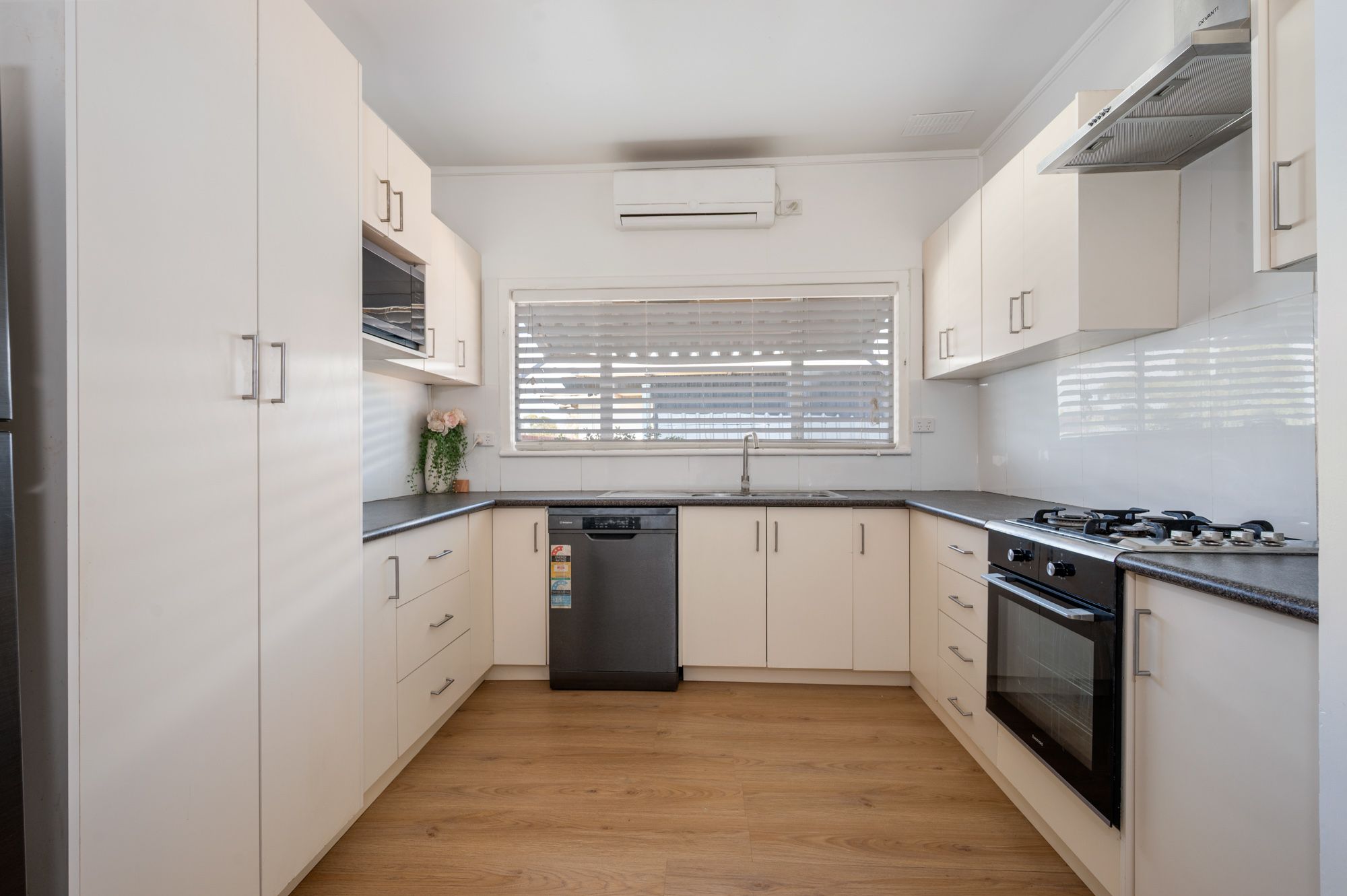 3 Blackbutt Street — photo 6 of 19