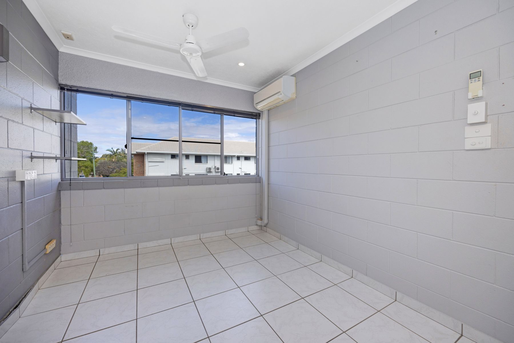 9/88 Eyre Street — photo 7 of 8