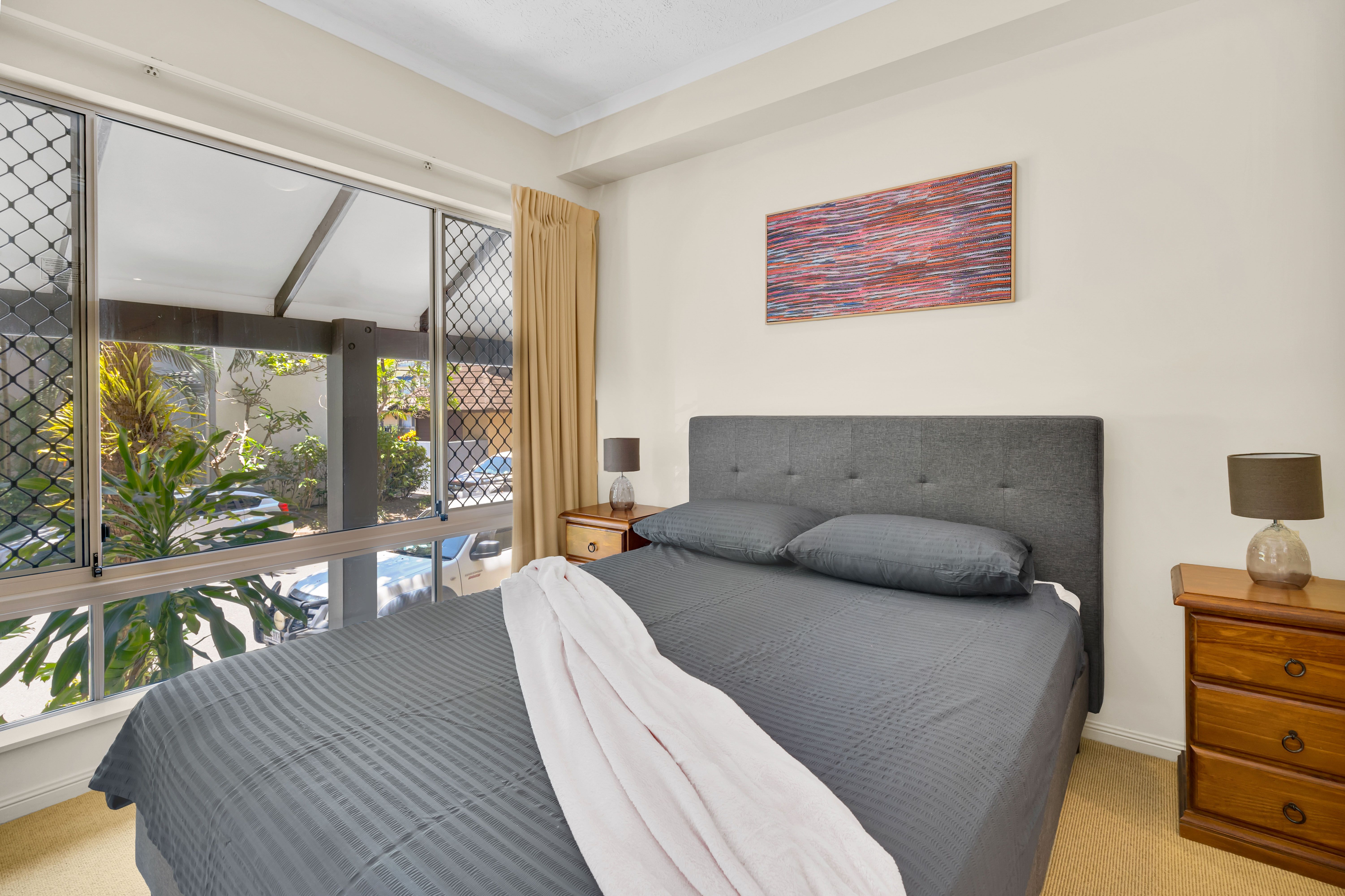 1611/2-10 Greenslopes Street — photo 7 of 11