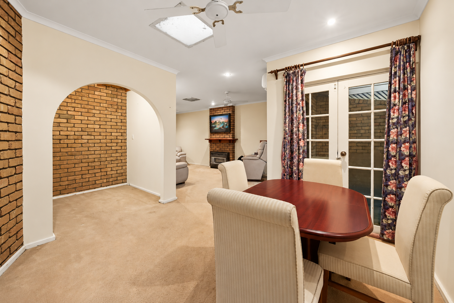 2/2 Anglers Court — photo 6 of 23
