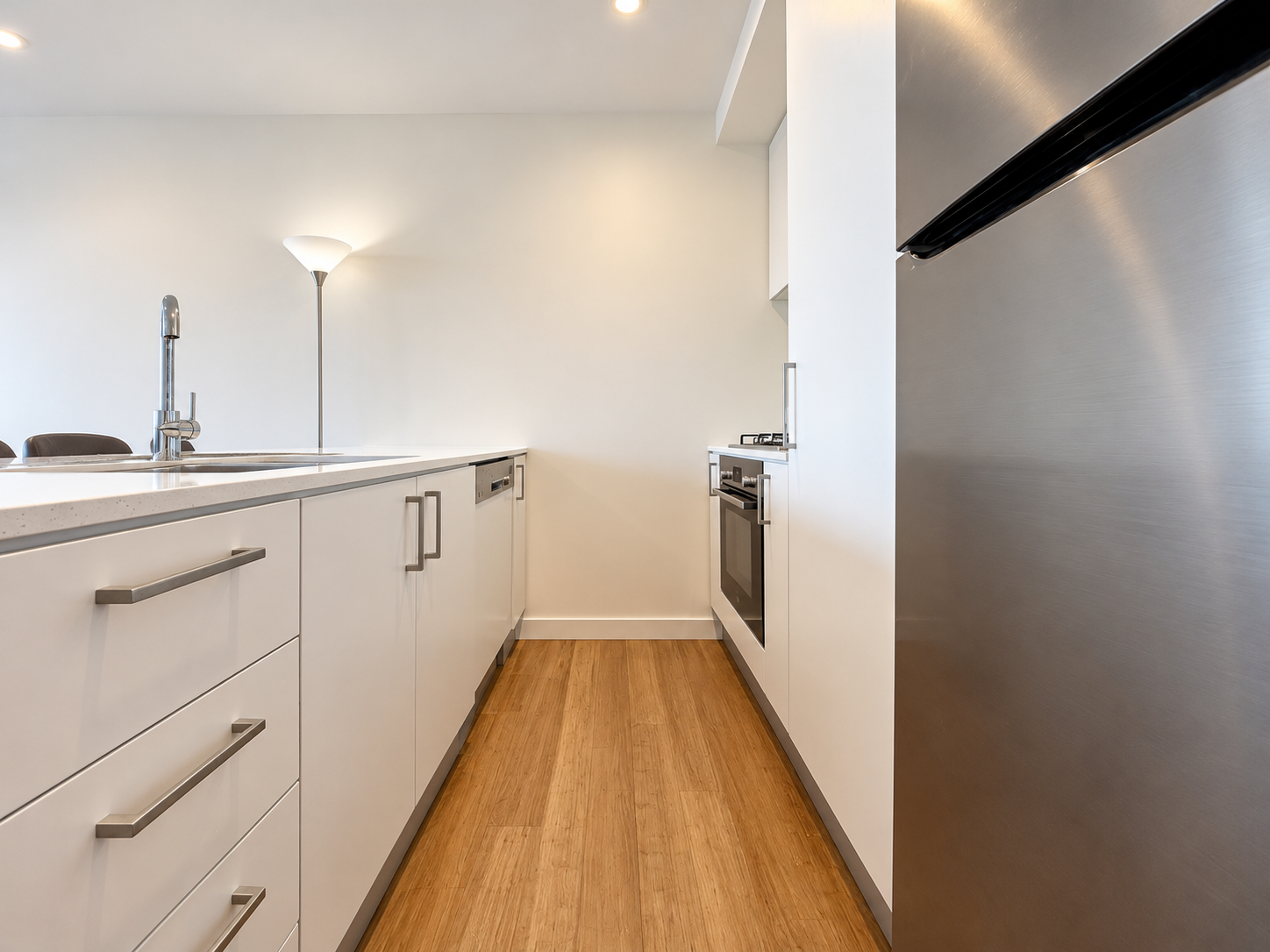 708a/6 Clinch Avenue — photo 4 of 10