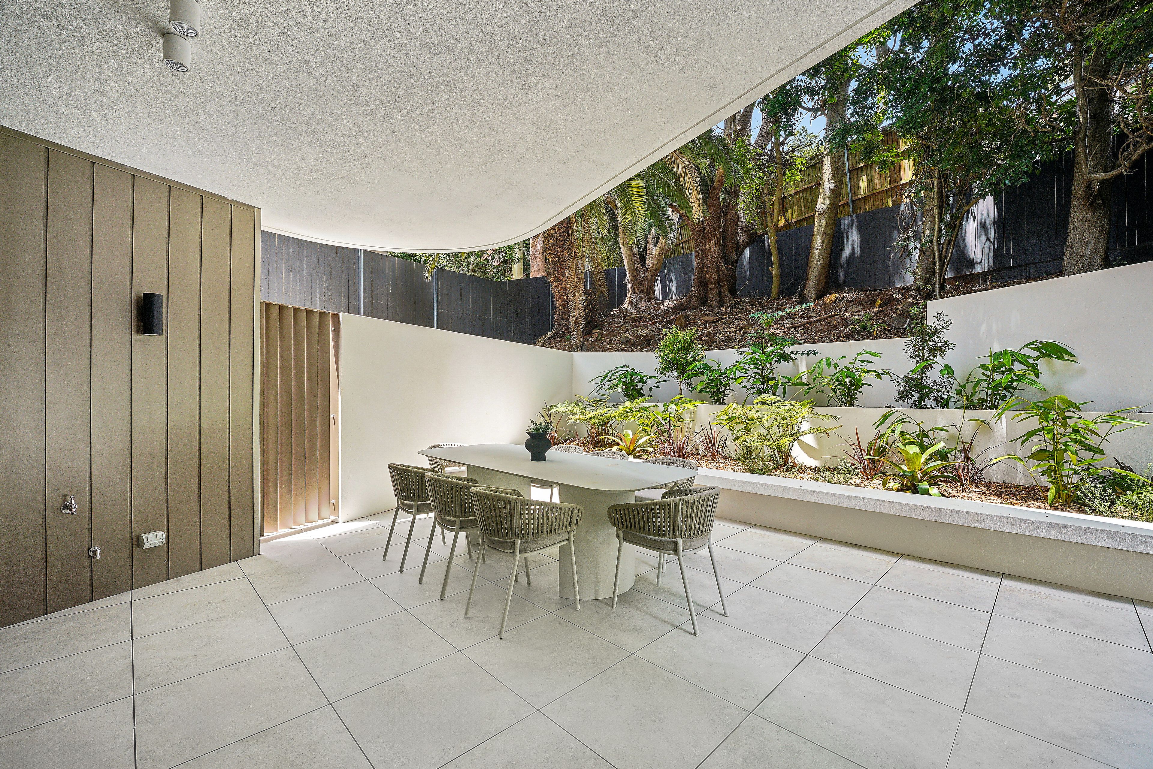 2/14 Boronia Road — photo 4 of 9