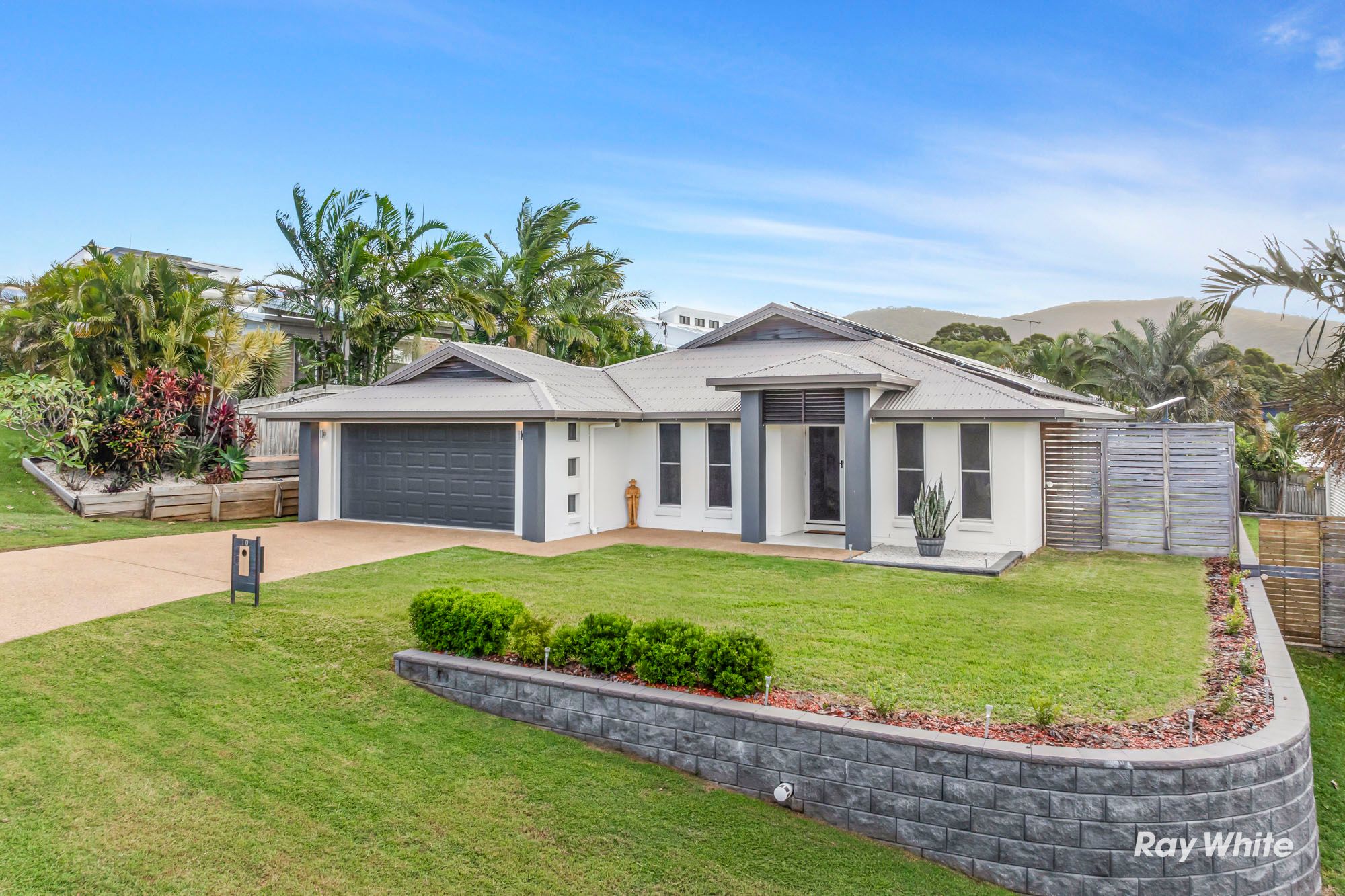 10 Priors Pocket, Pacific Heights, QLD 4703