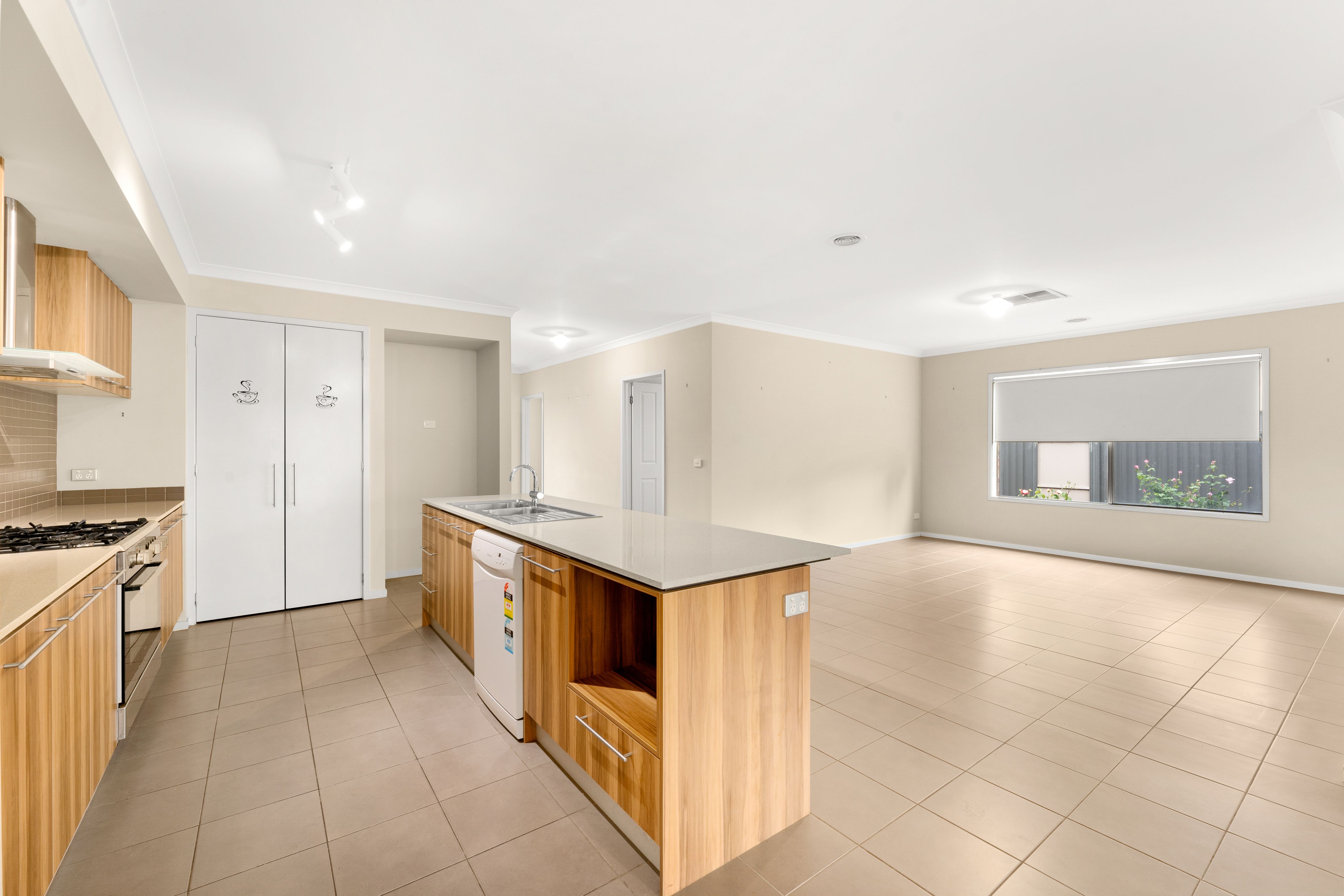 36 Everly Circuit, Pakenham, VIC 3810
