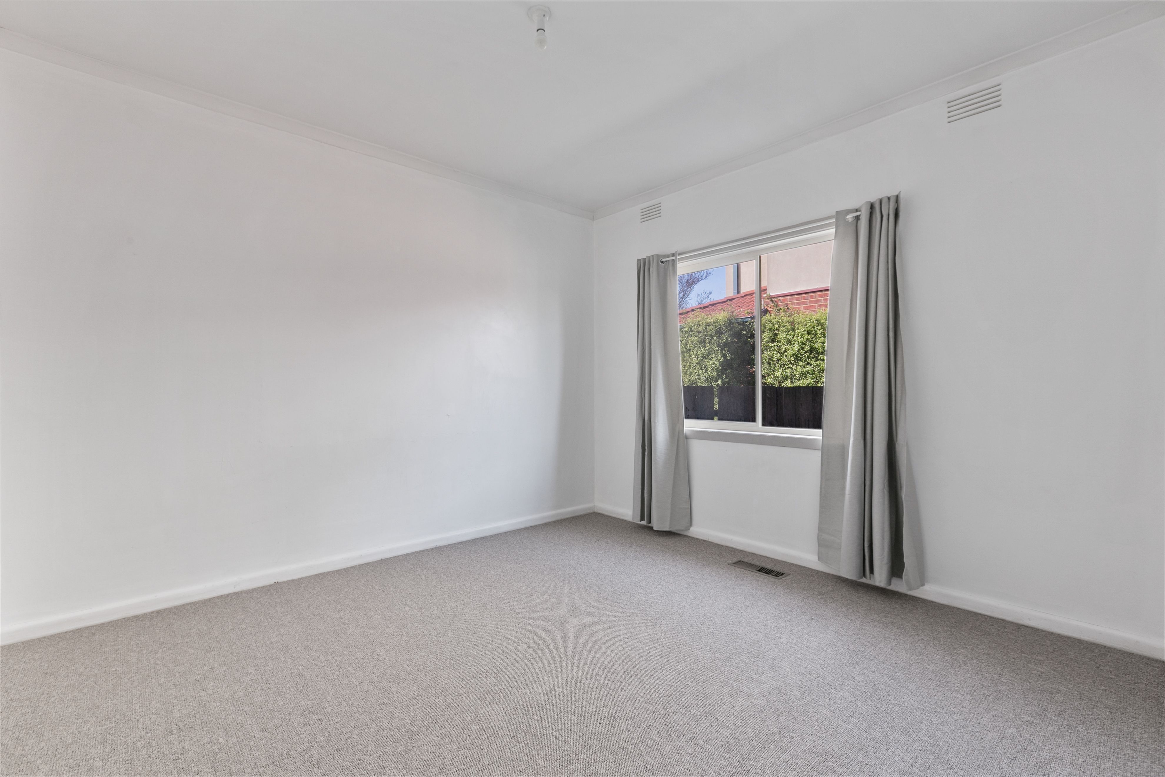 4 Waratah Street — photo 8 of 10