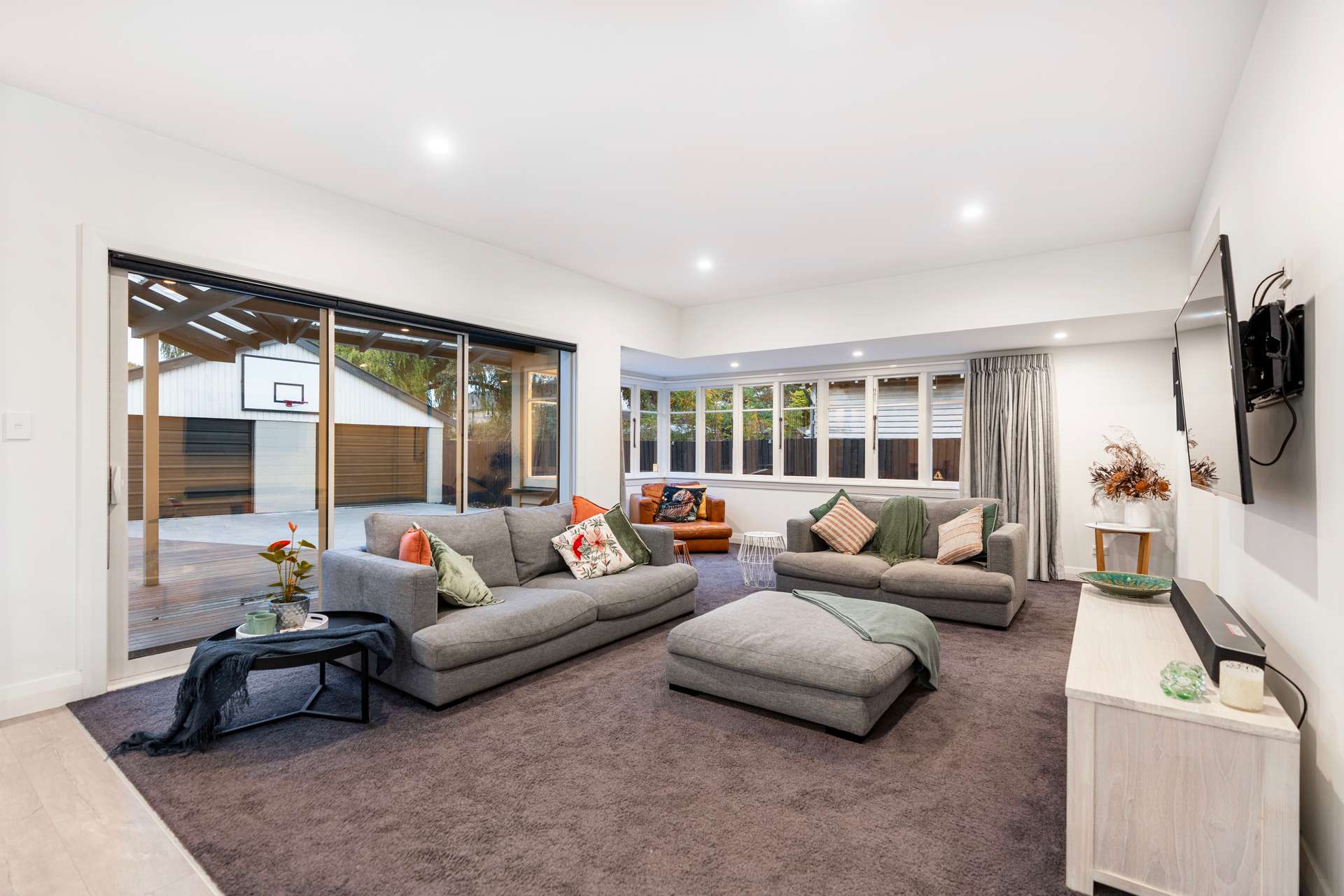 19 Francis Avenue photo 5