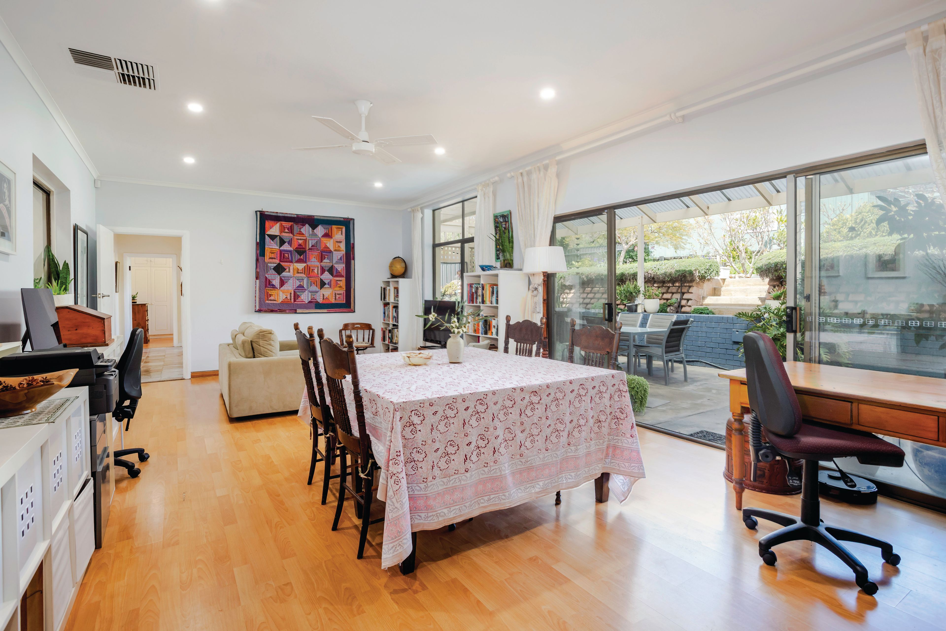 6 Dudley Crescent — photo 10 of 24