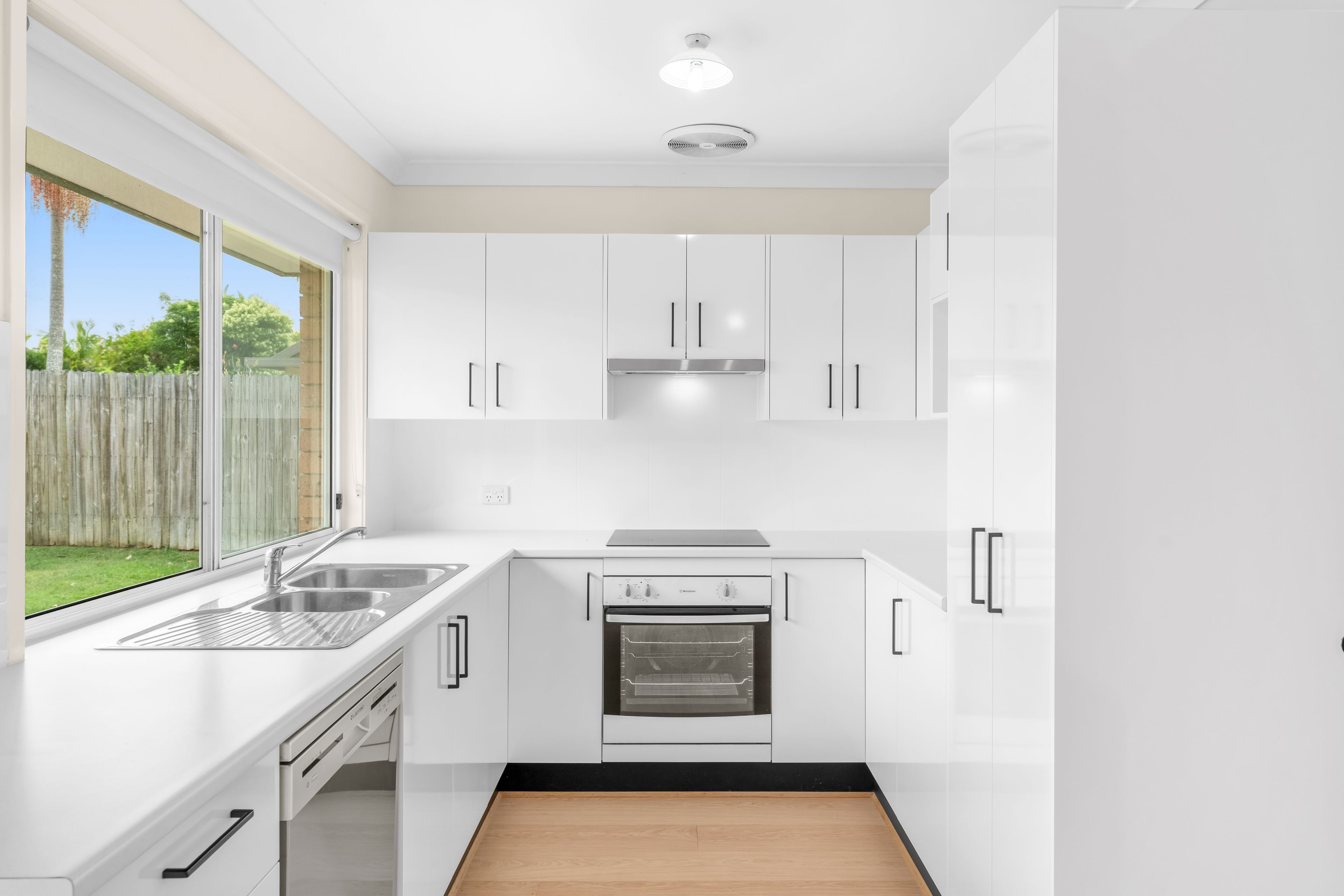 4 Kareel Close, Erina, NSW 2250