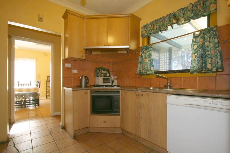 992 Centre Road, Oakleigh South, VIC 3167