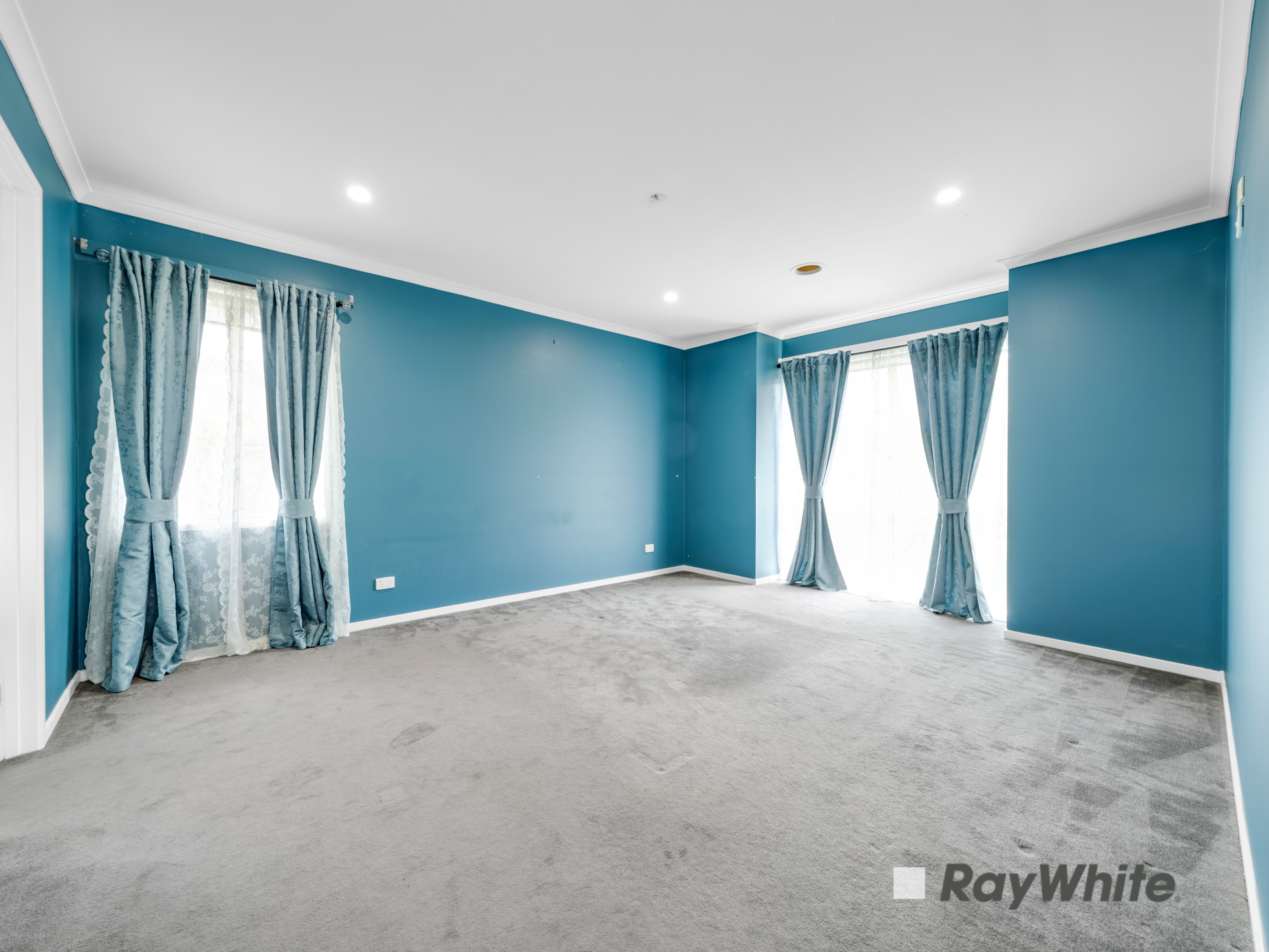 19 Highland Crescent — photo 10 of 21
