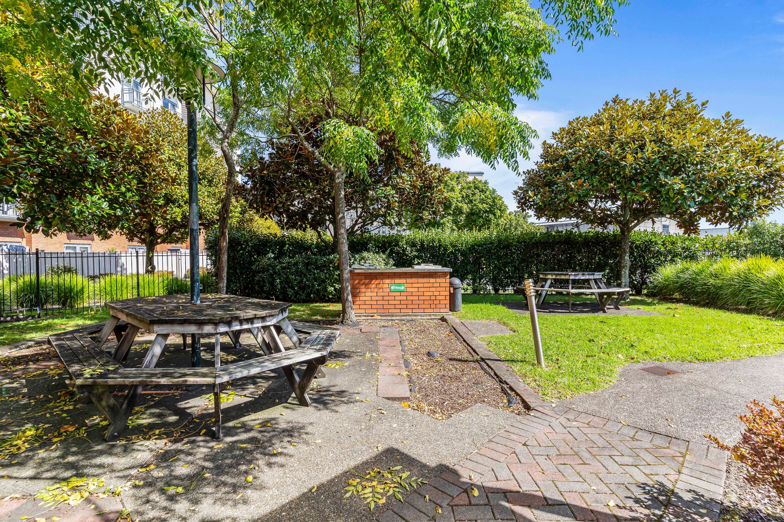 5E/10 Crown Lynn Place, New Lynn, Waitakere City