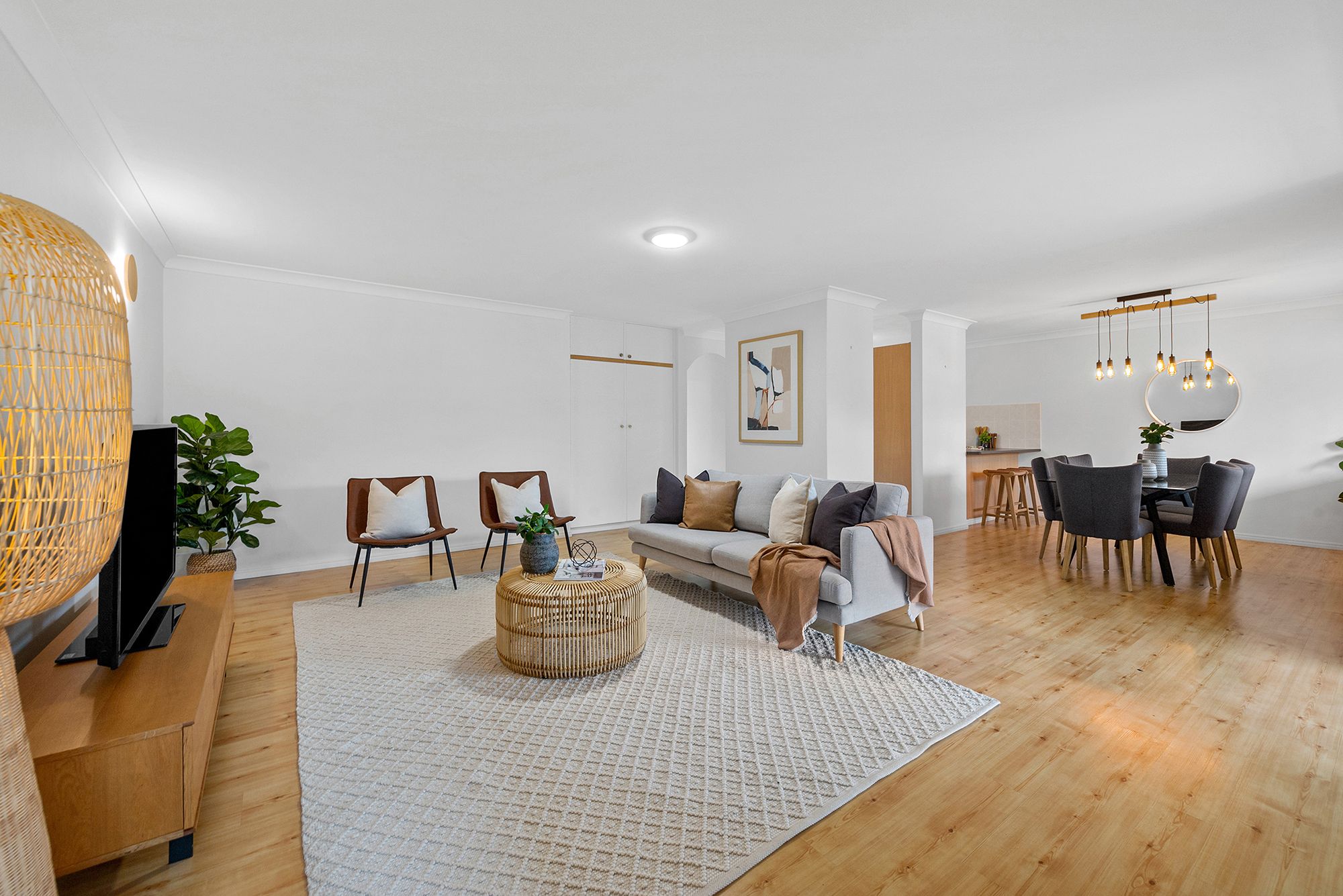 220 Cavendish Road, Coorparoo QLD 4151