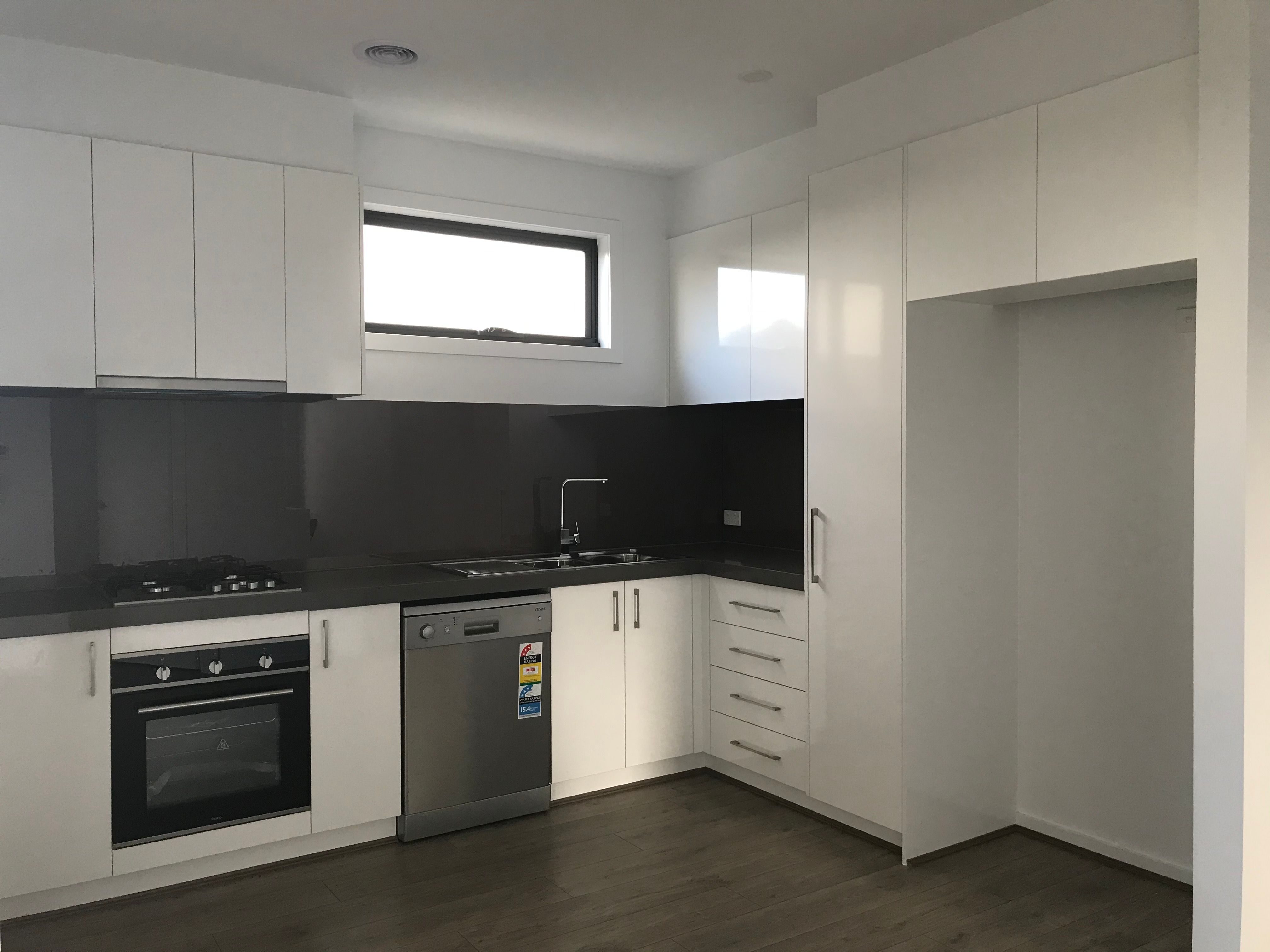 2/9 Lamb Street, Cranbourne, VIC 3977