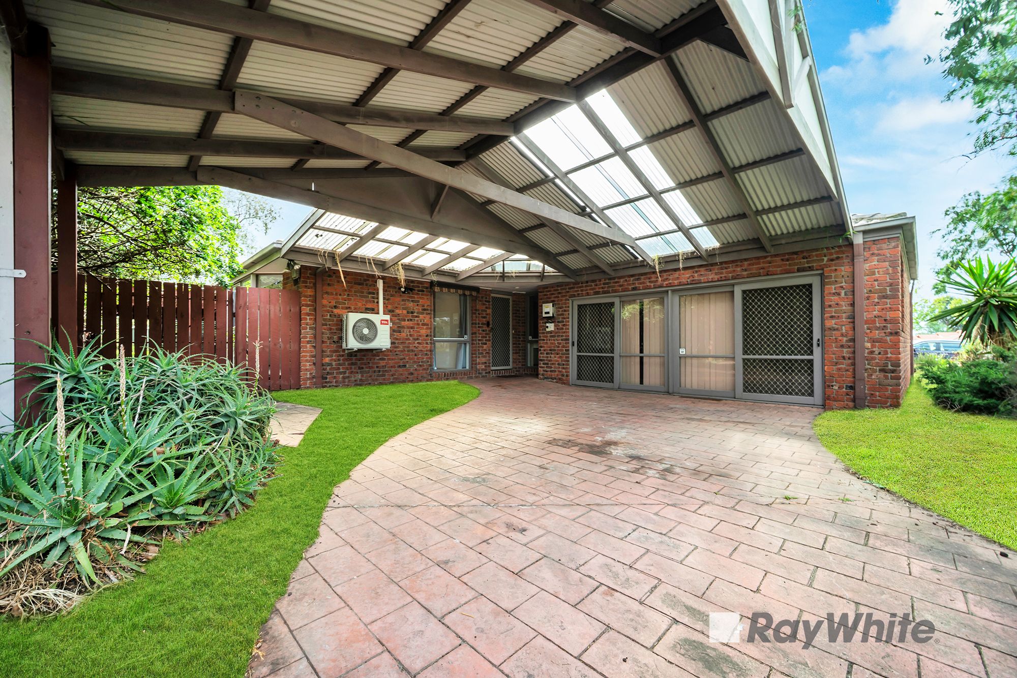 19 Baringa Park Drive, Narre Warren South, VIC 3805