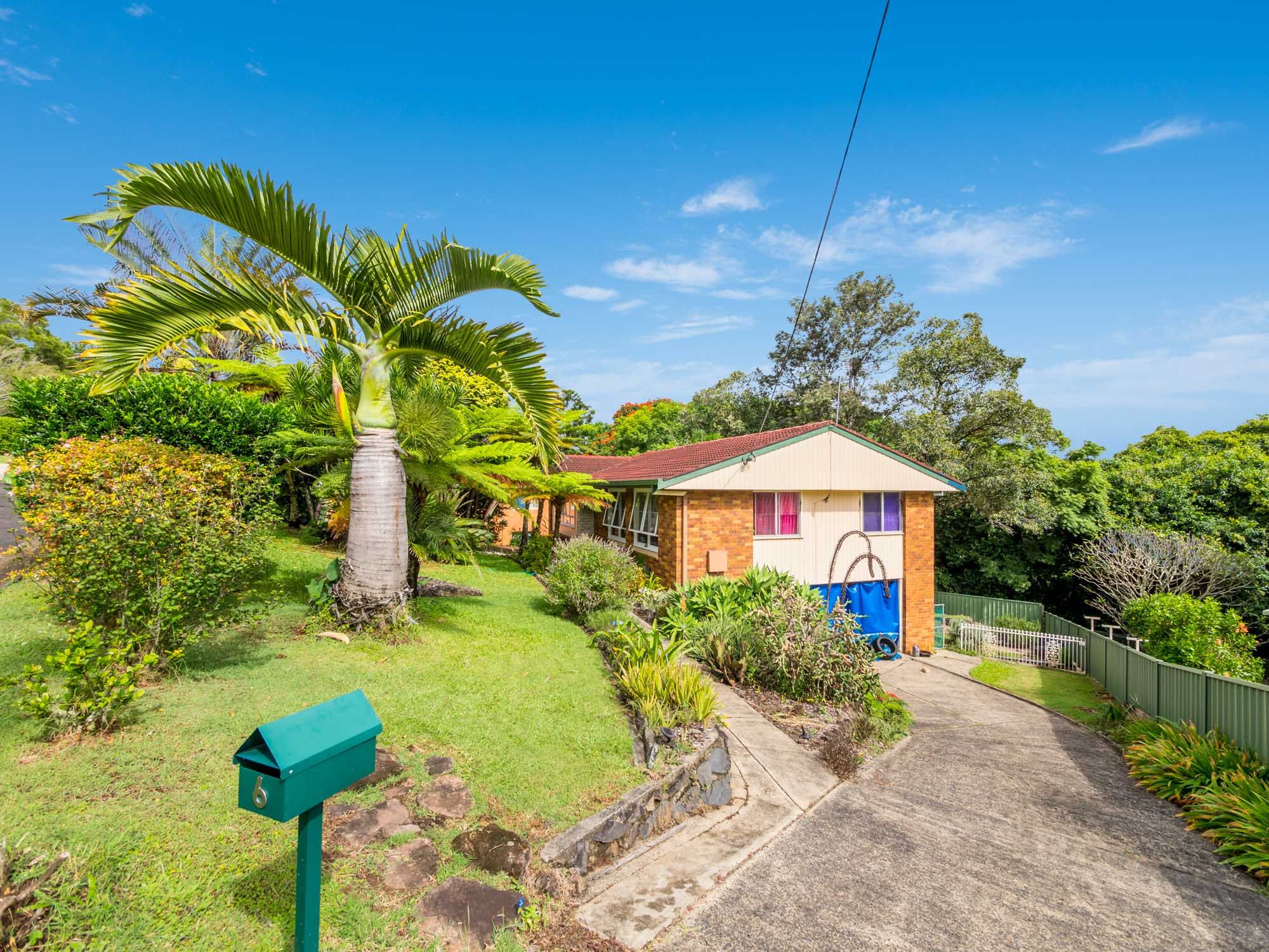 6 Springwood Drive