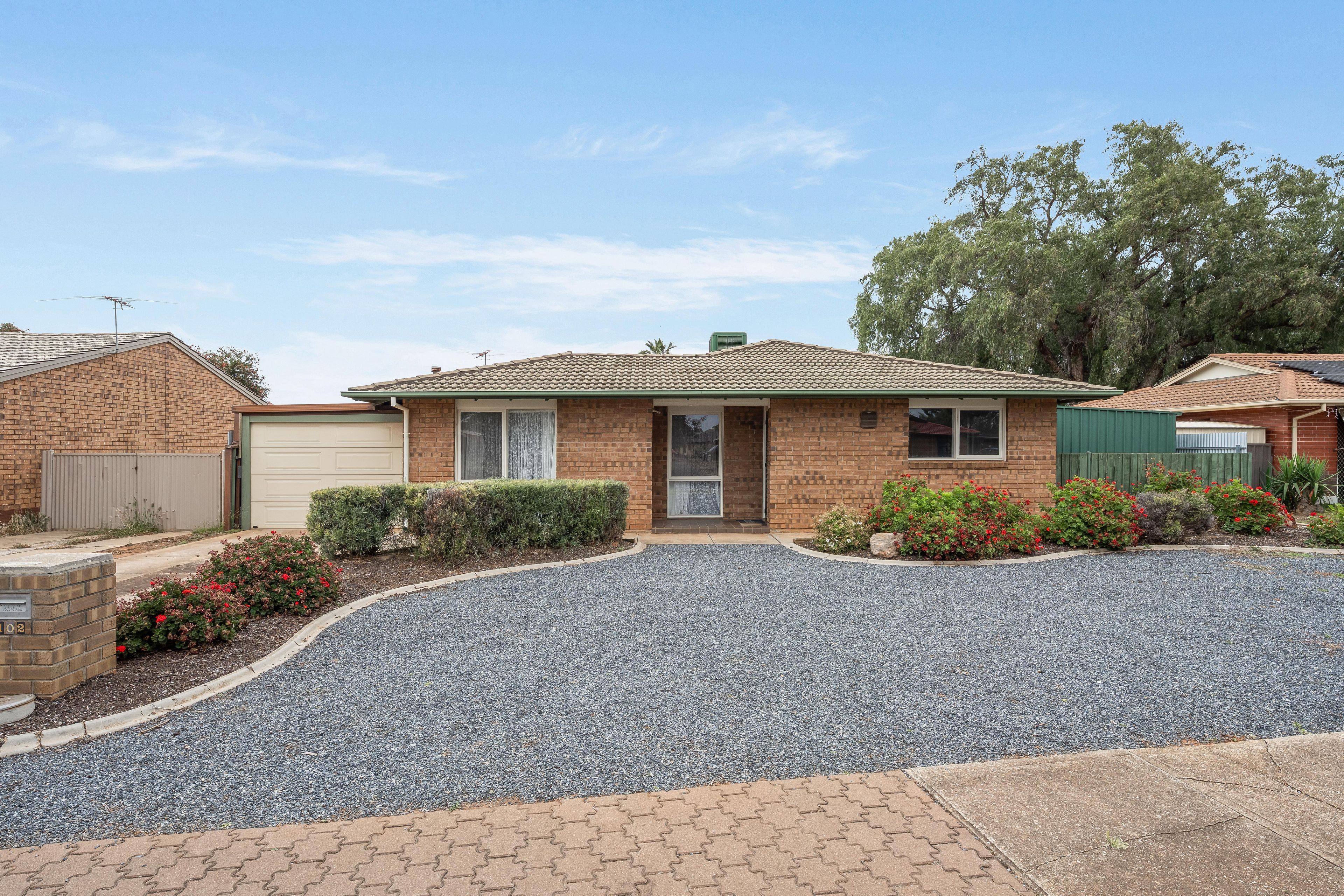 102 Amsterdam Crescent , Salisbury Downs SA 5108