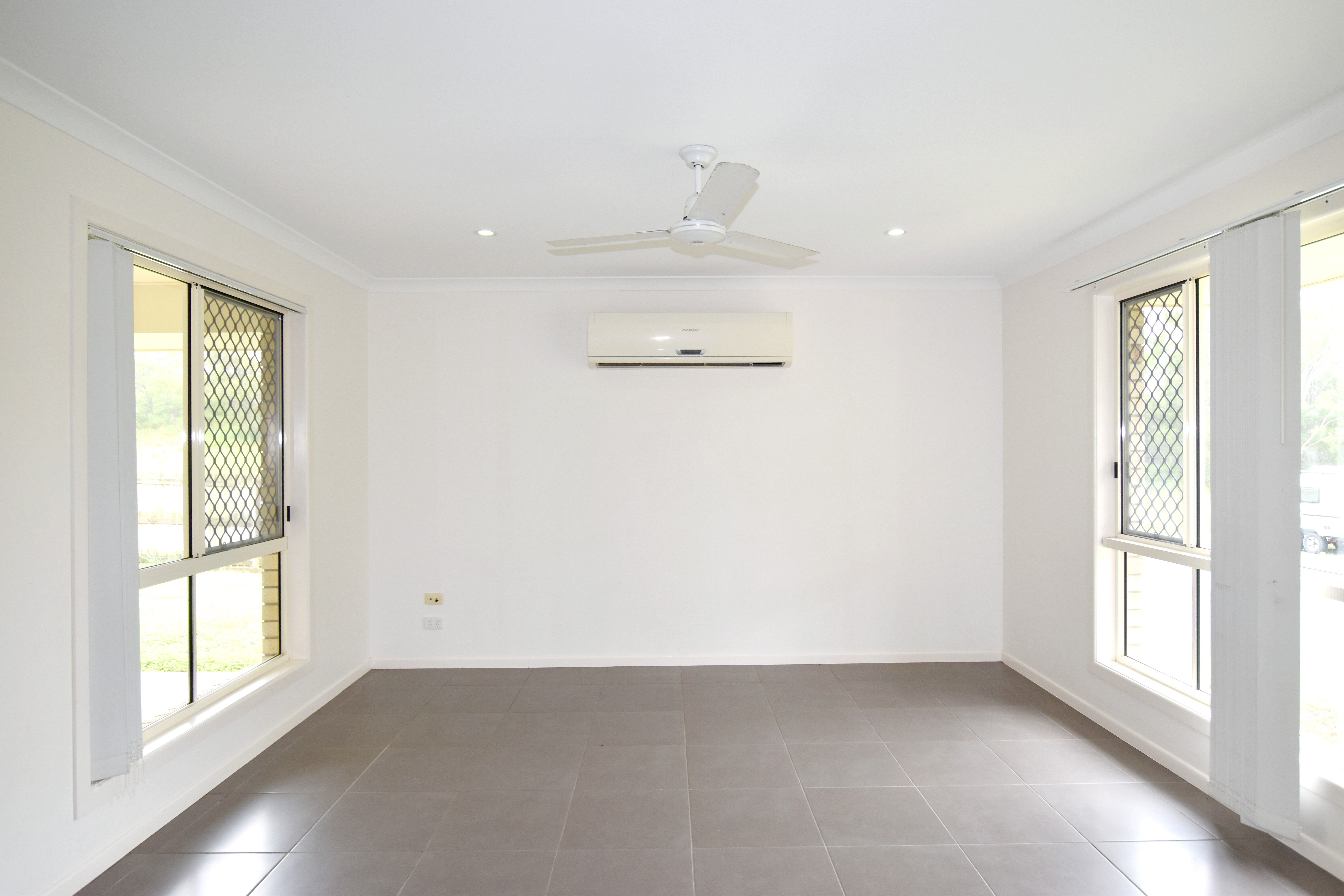 11 Takoko Place, Kirkwood, QLD 4680