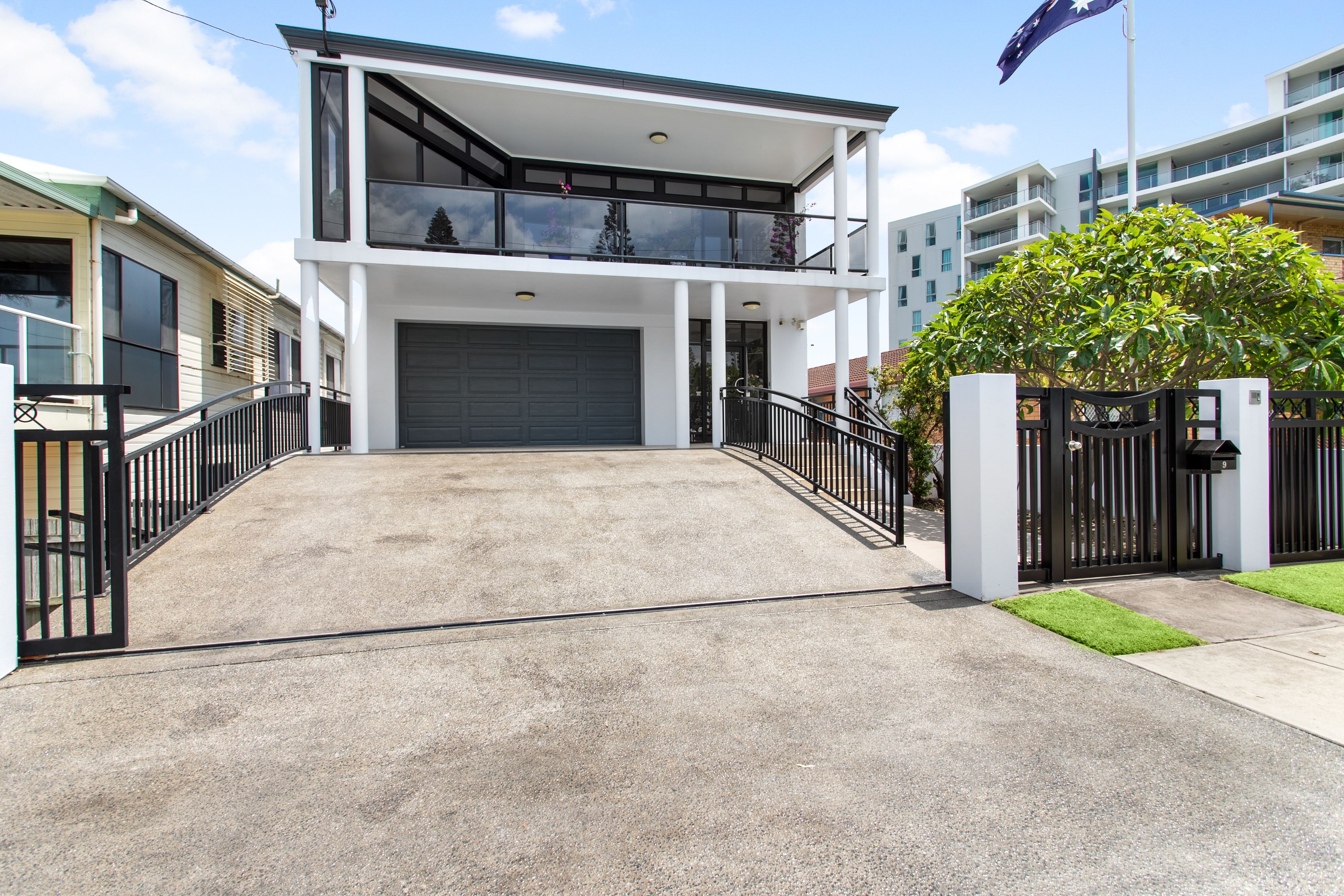 9 Marine Parade, Redcliffe, QLD 4020