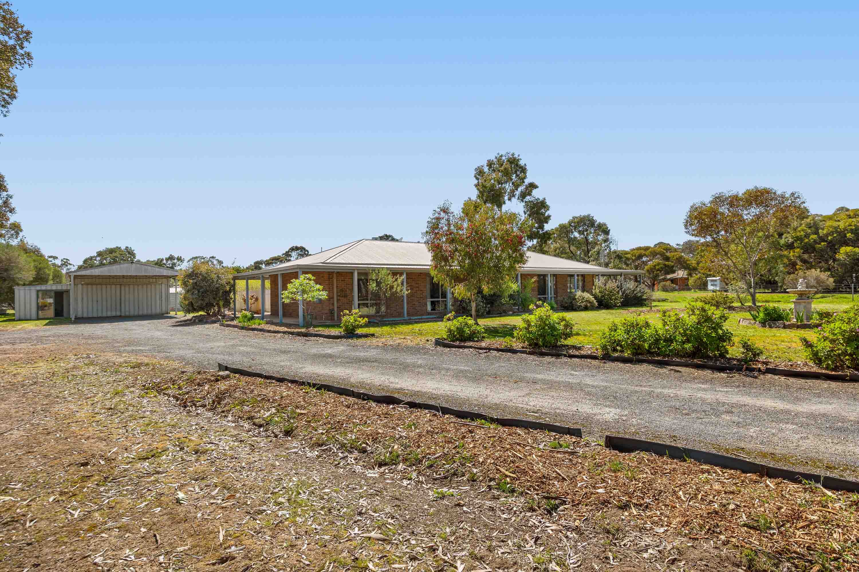 40-46 Holloway Road Central — photo from Ray White Ararat