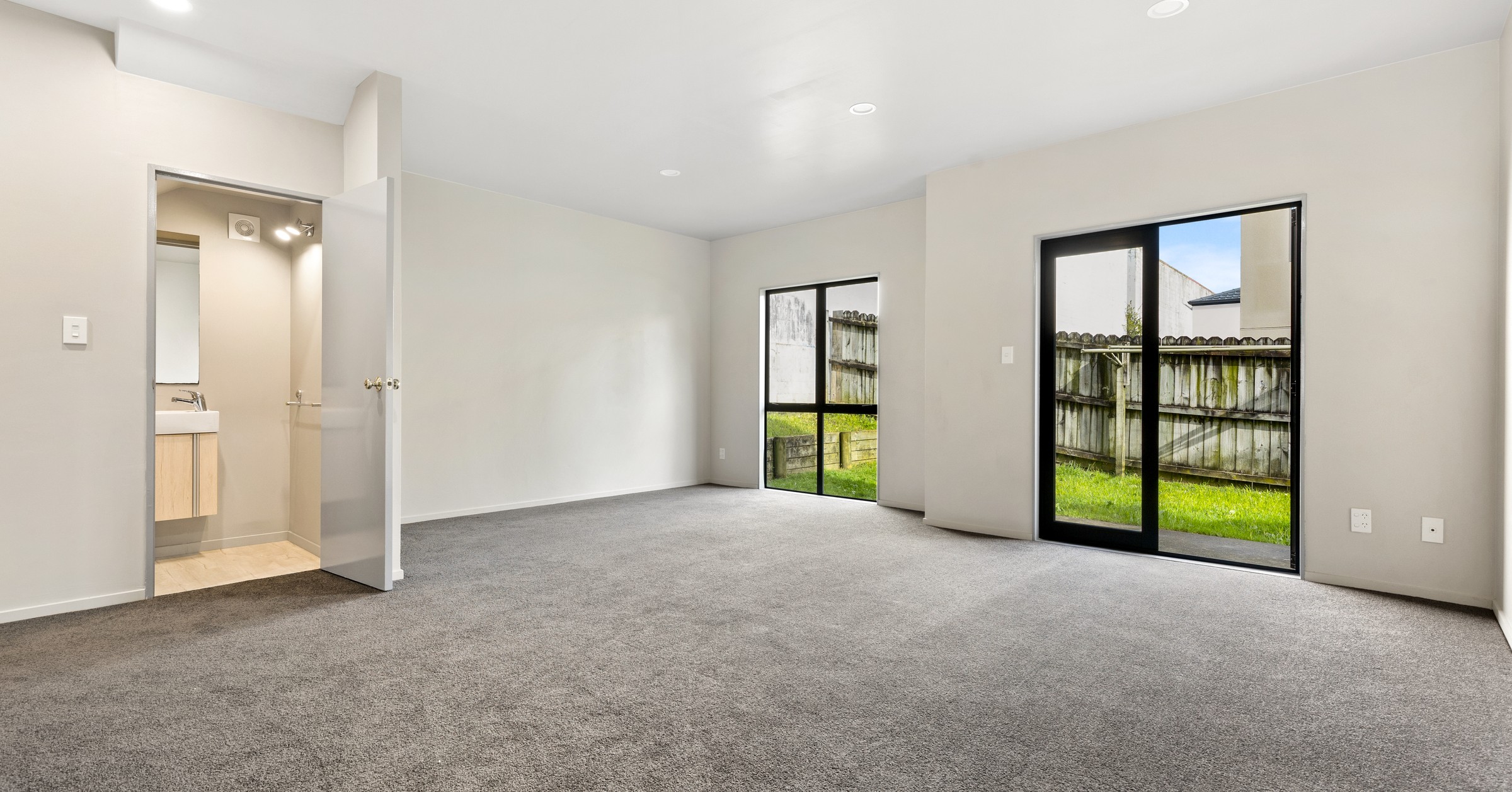 Duke Rakich 47 Rakich Place, Henderson, Waitakere City 0610 - Sold Townhouse - Ray ...