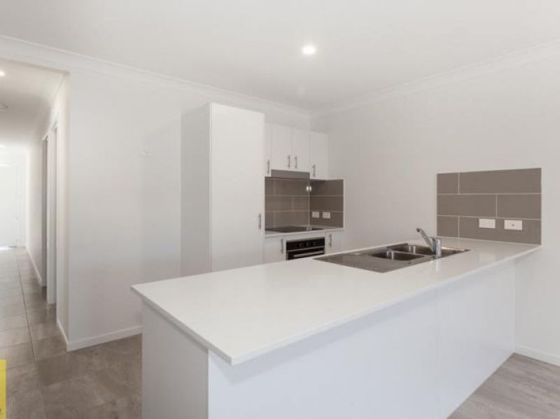1/17 Pemswood Close, Deebing Heights, QLD 4306