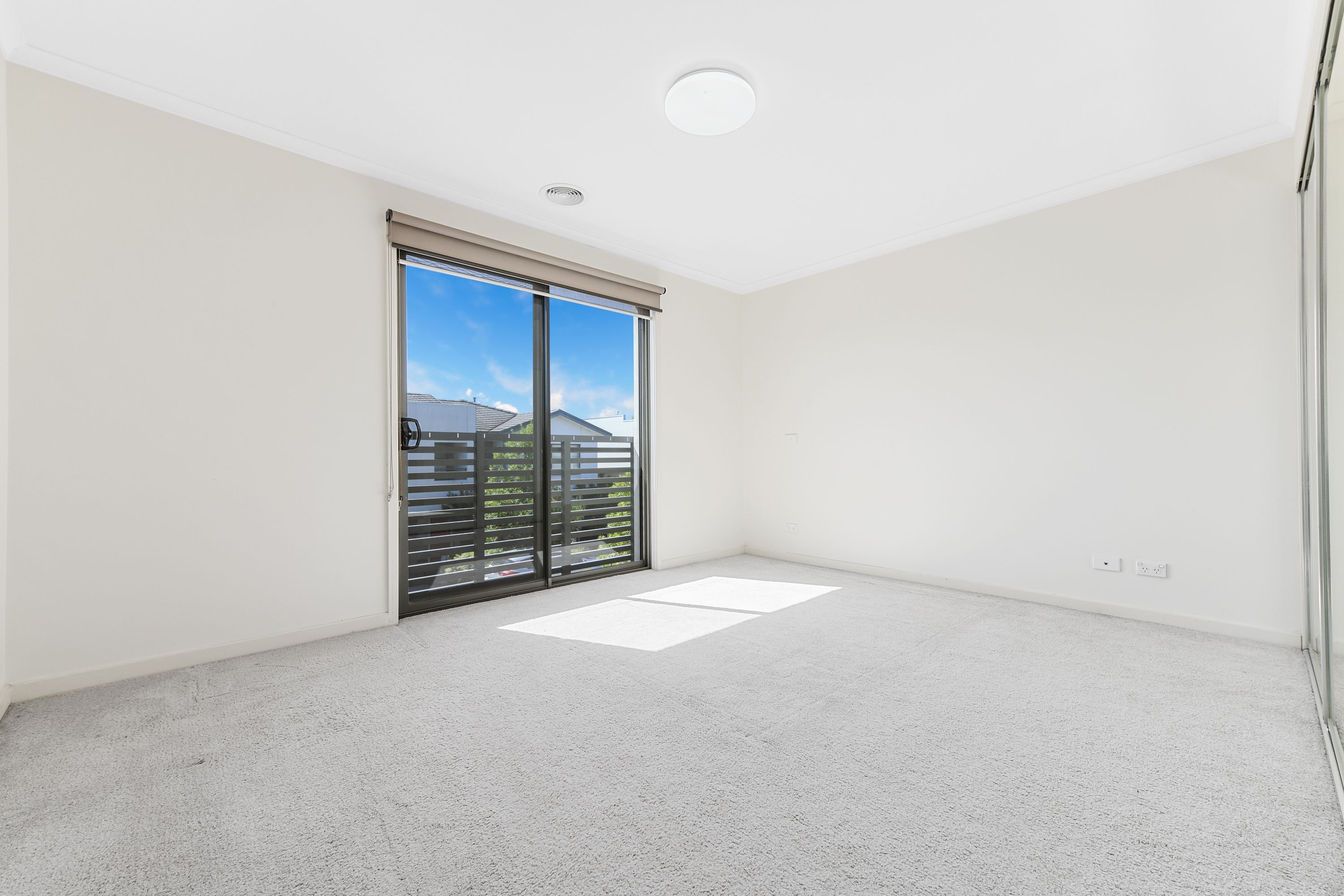 14 Anfield Crescent — photo 4 of 8