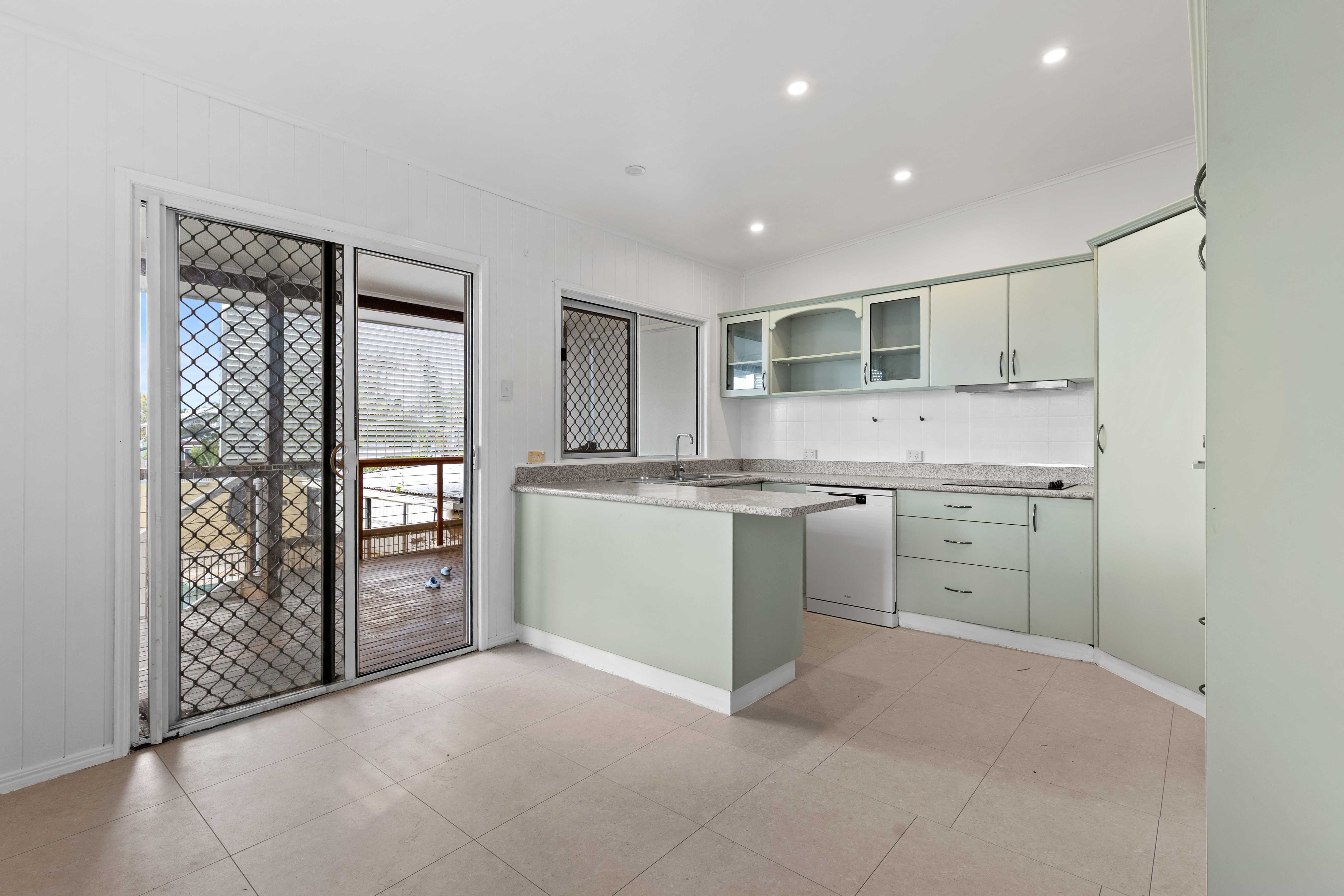 27 Bazaar Street — photo 7 of 30
