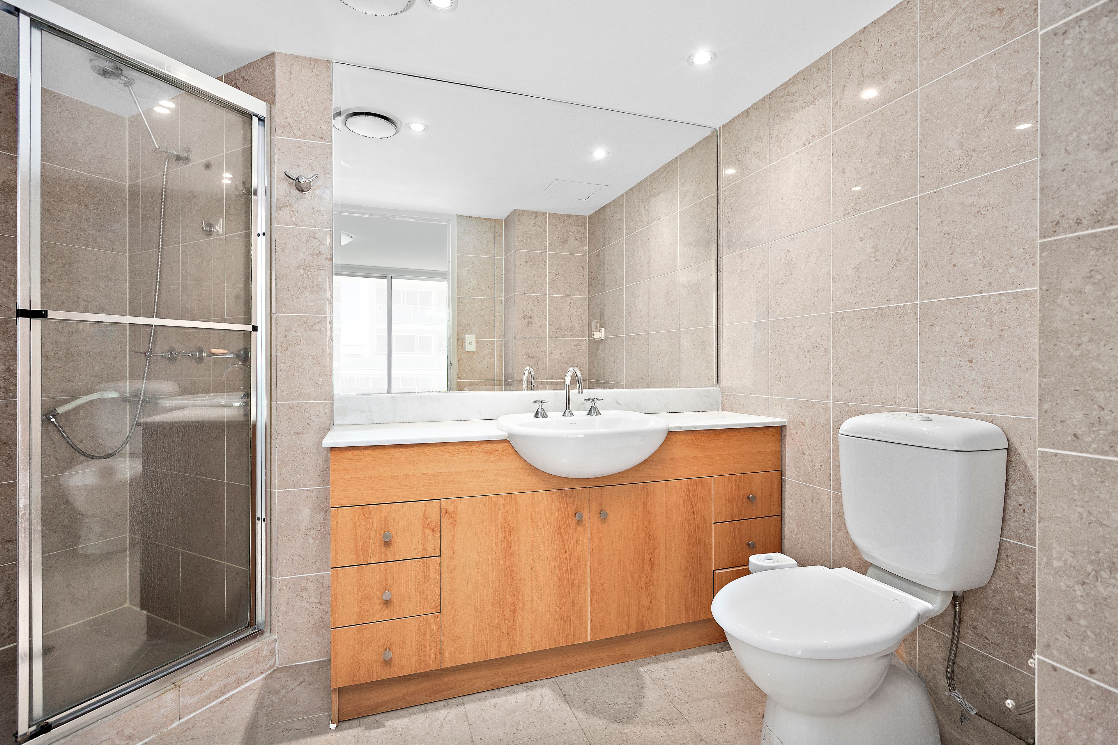 8J/36-42 Princess Street — photo 9 of 10