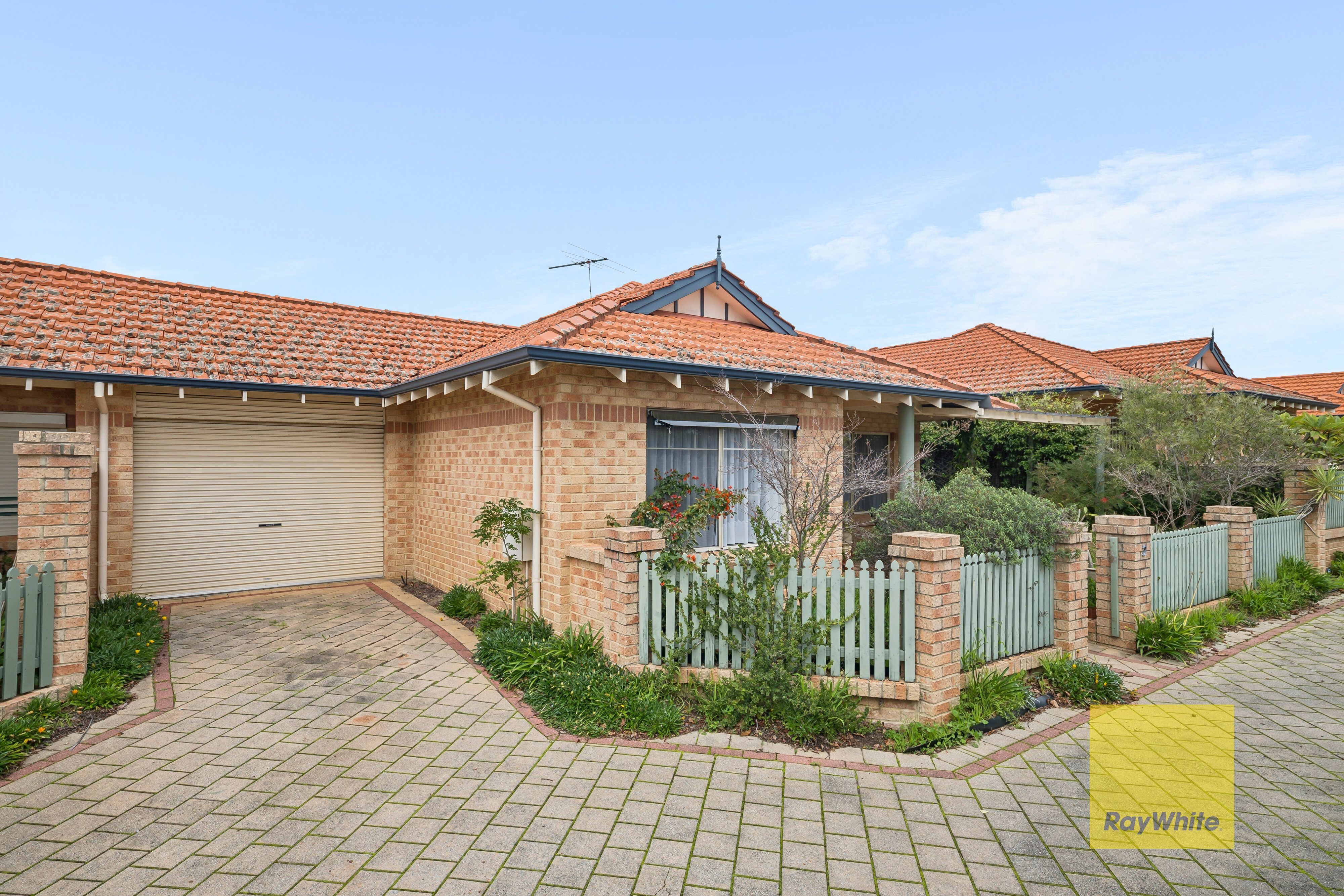 2/18 Canning Road — photo 3 of 30