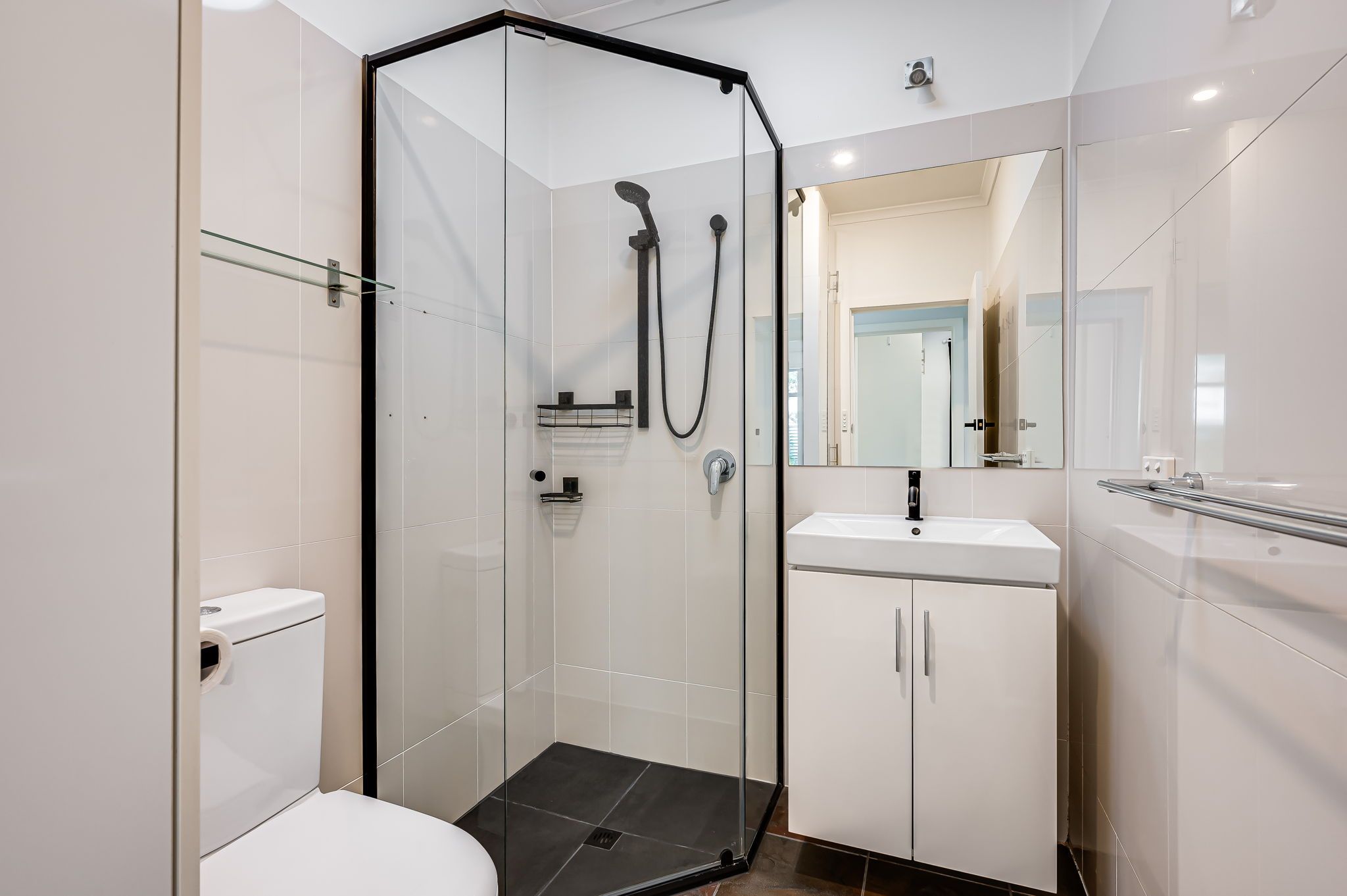 1a Gill Terrace — photo 6 of 12