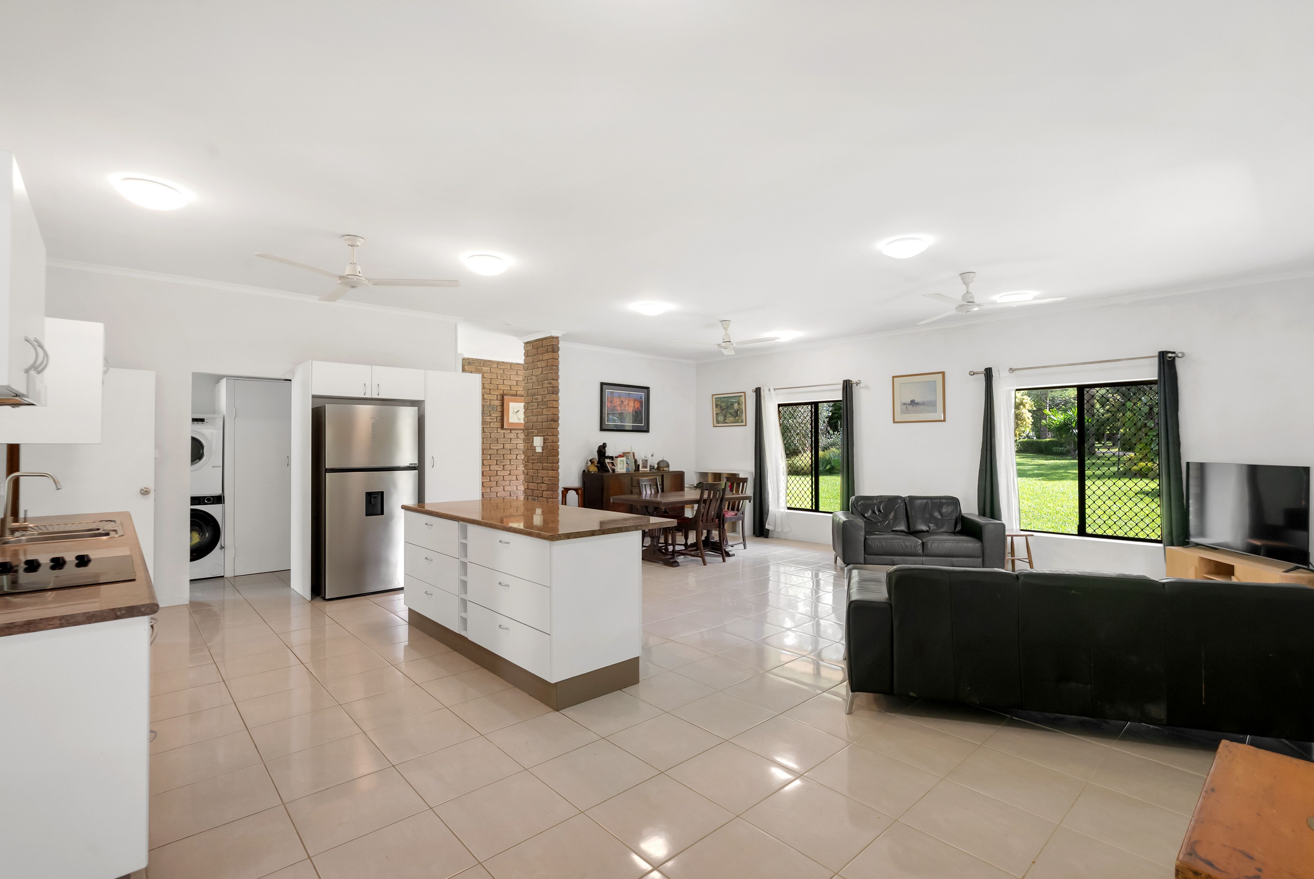 8b Fairyland Road — photo 11 of 30