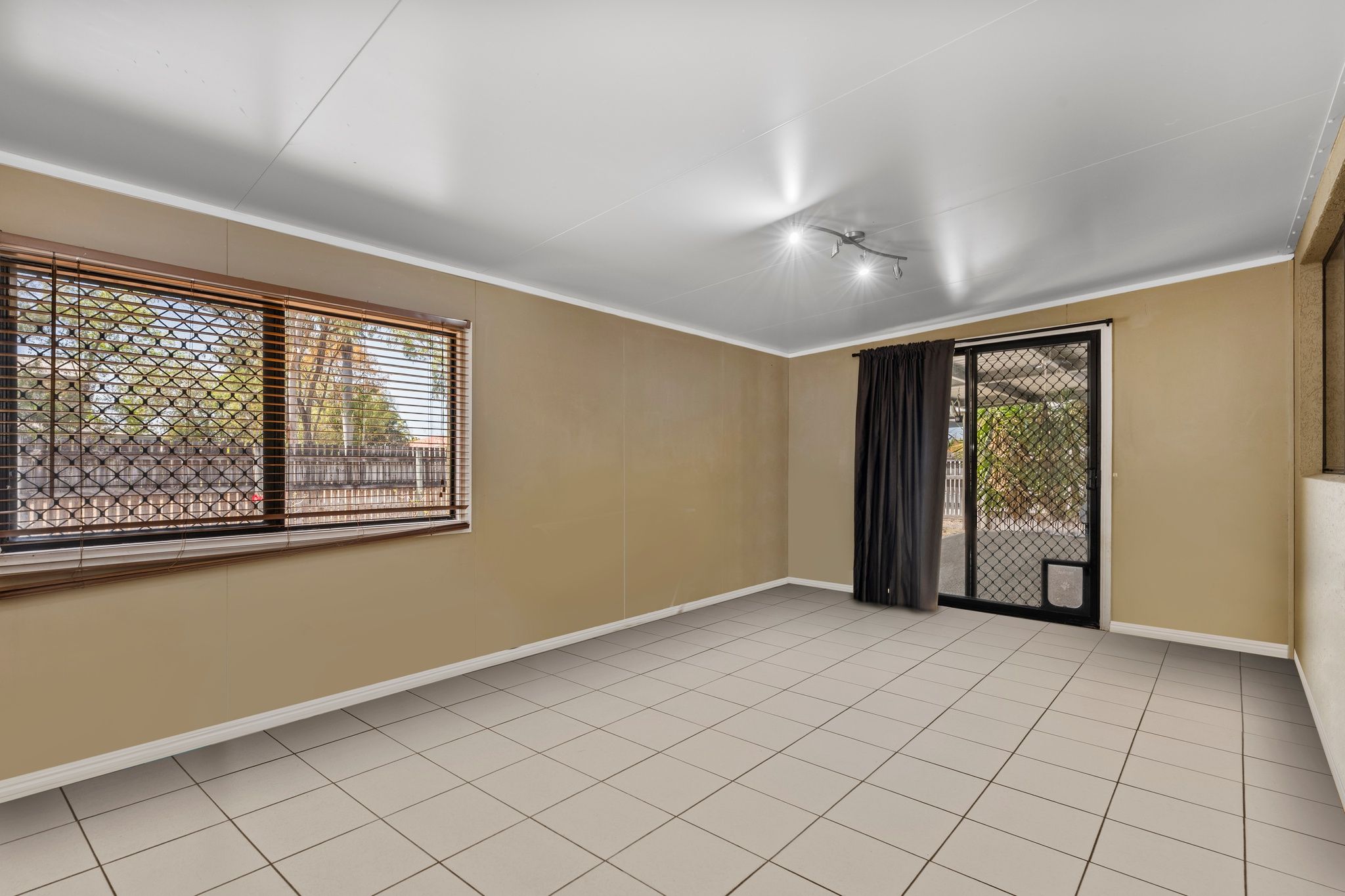 25 Summerland Drive — photo 5 of 10