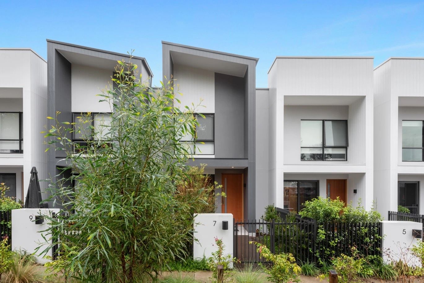7 Milkmaids Lane, Denham Court NSW 2565