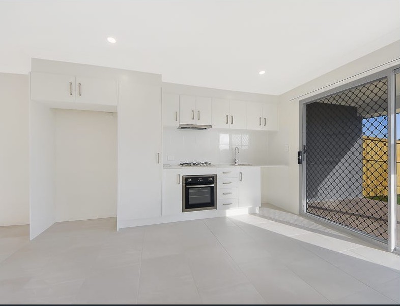 2/27 Rhea De Wit Drive, Ripley, QLD 4306