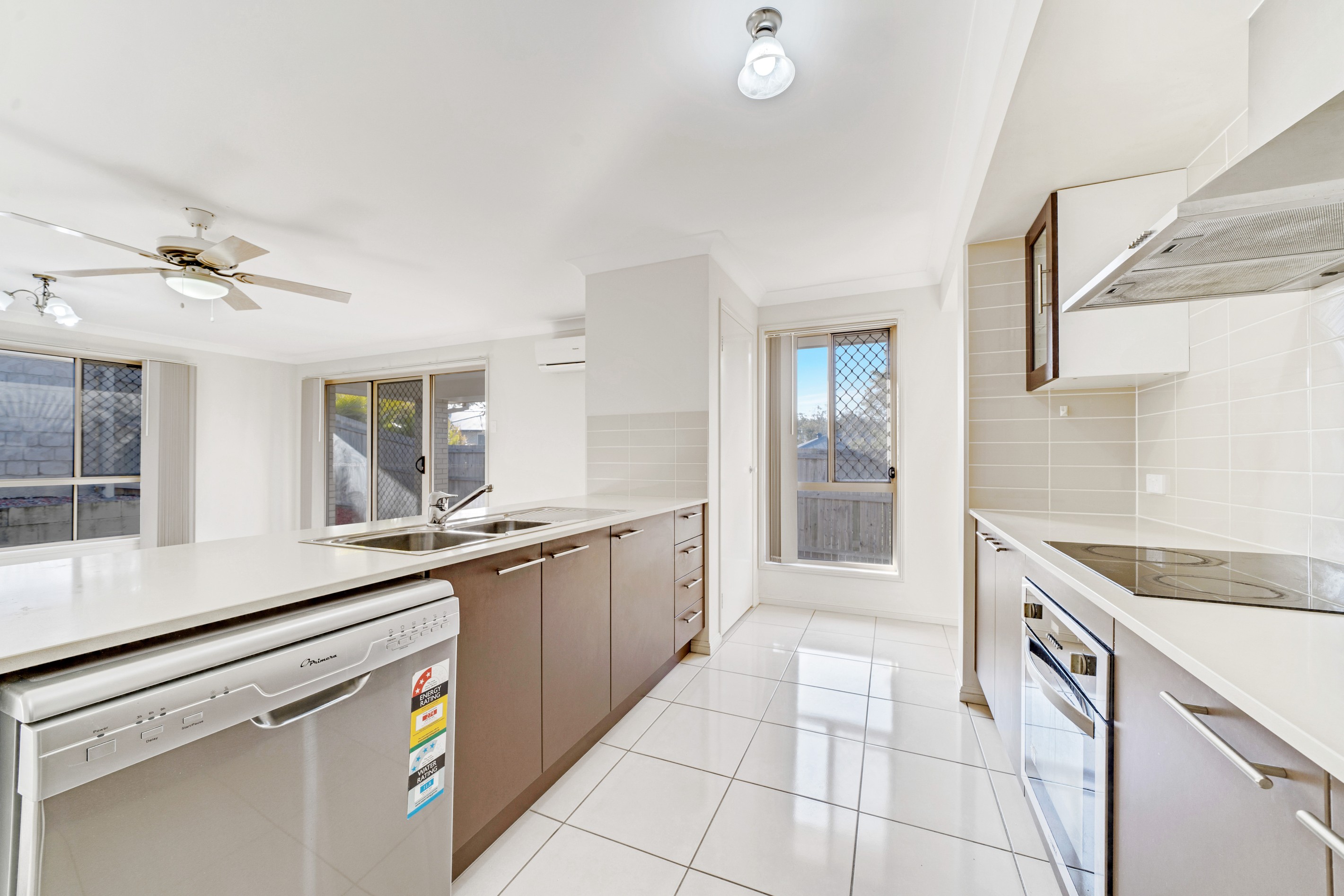 37 Ridgevale Boulevard, Holmview, QLD 4207