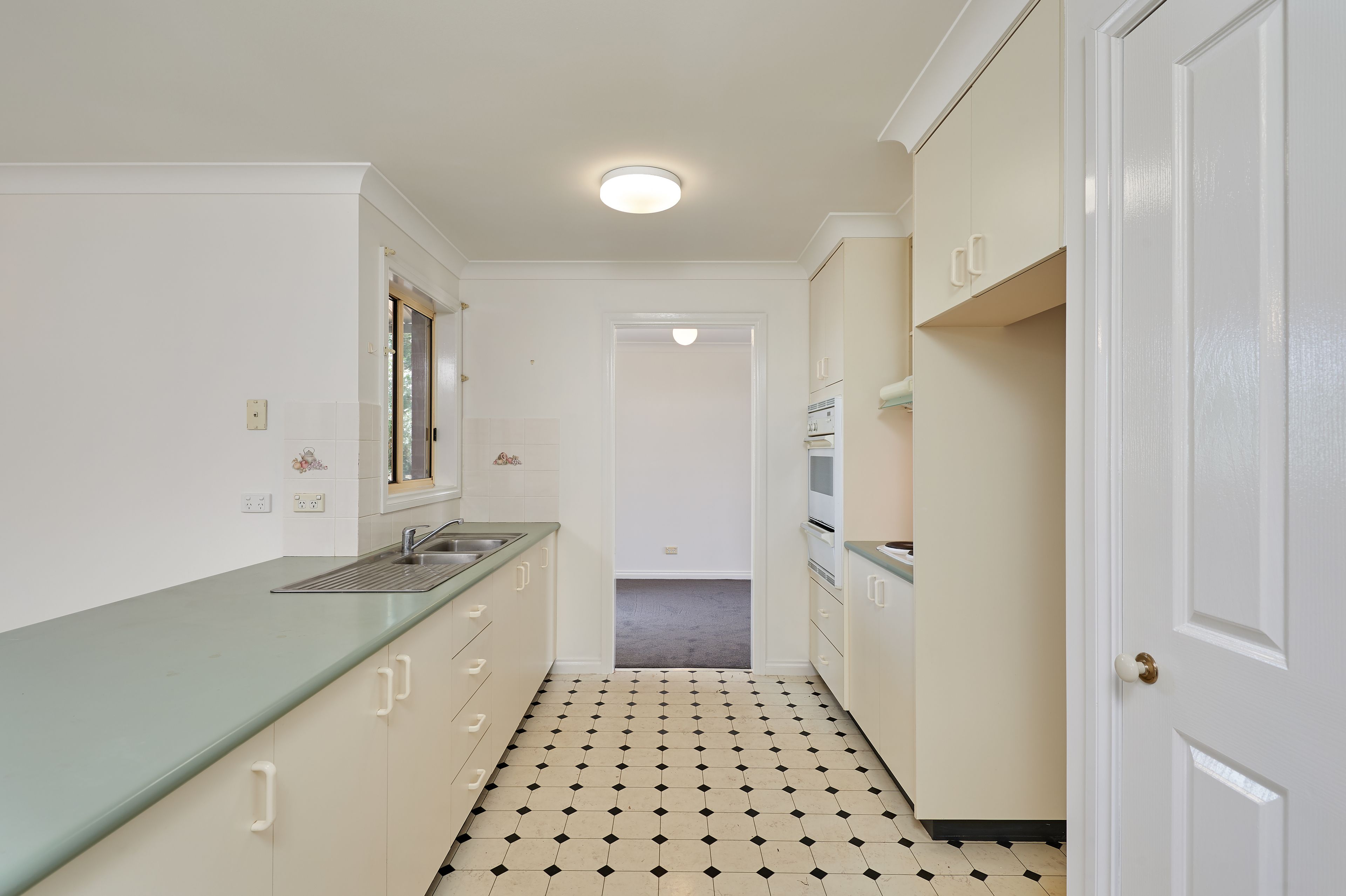 36 Gunn Drive, Estella, NSW 2650