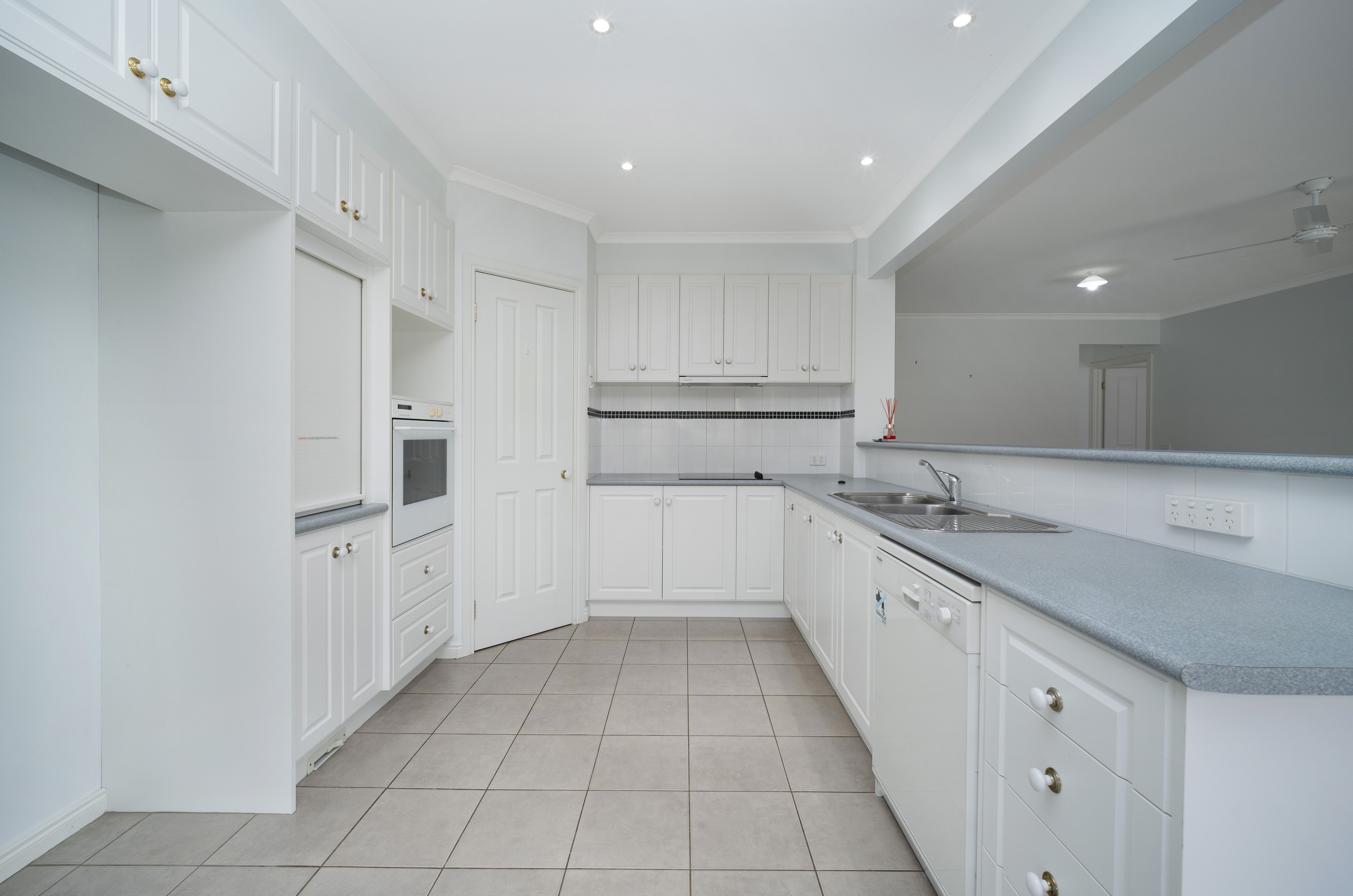 32 Jamieson Avenue — photo 4 of 14