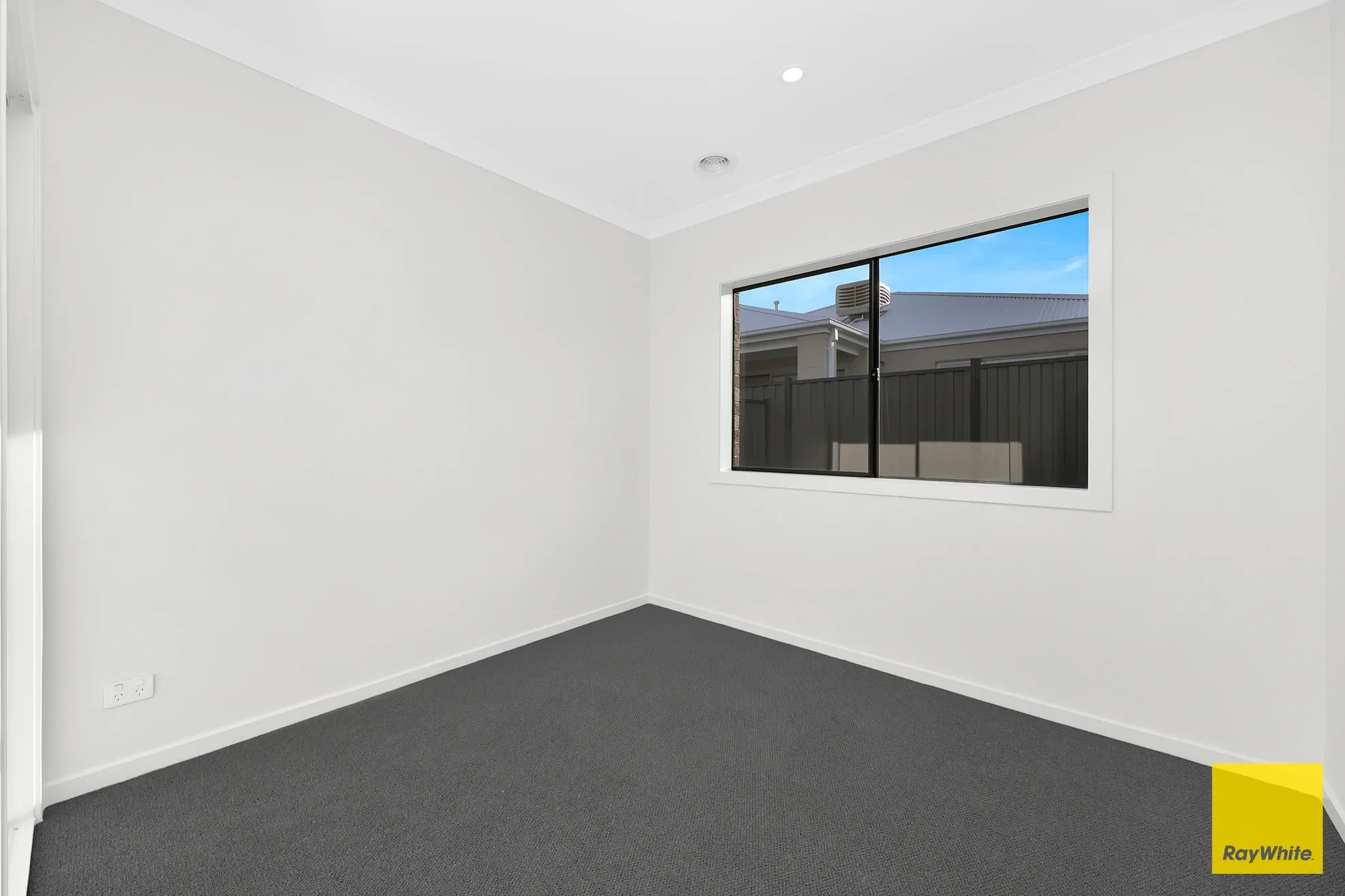 21 Hallray Road — photo 11 of 14