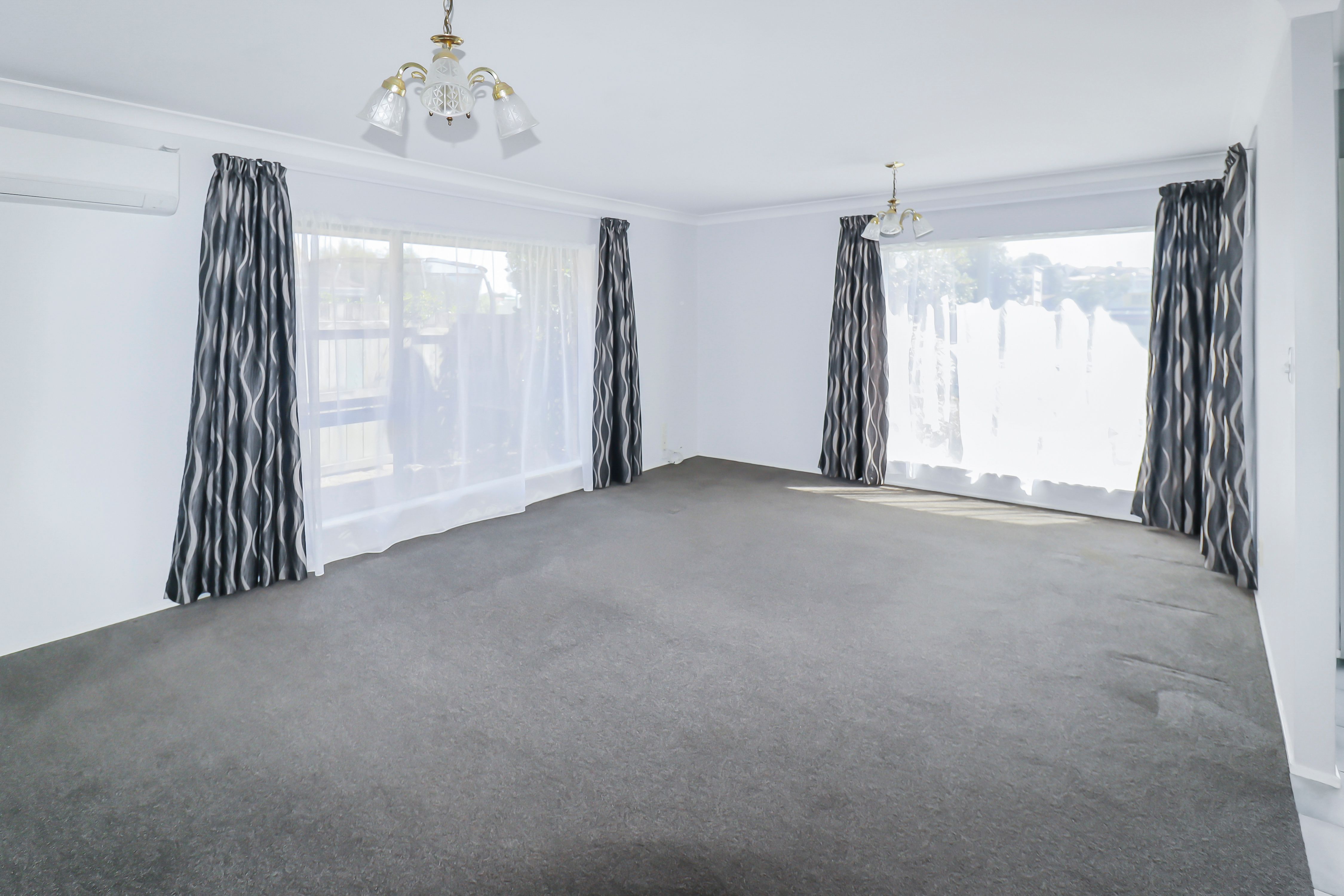 124 Meadowlands Drive, Somerville, Manukau City