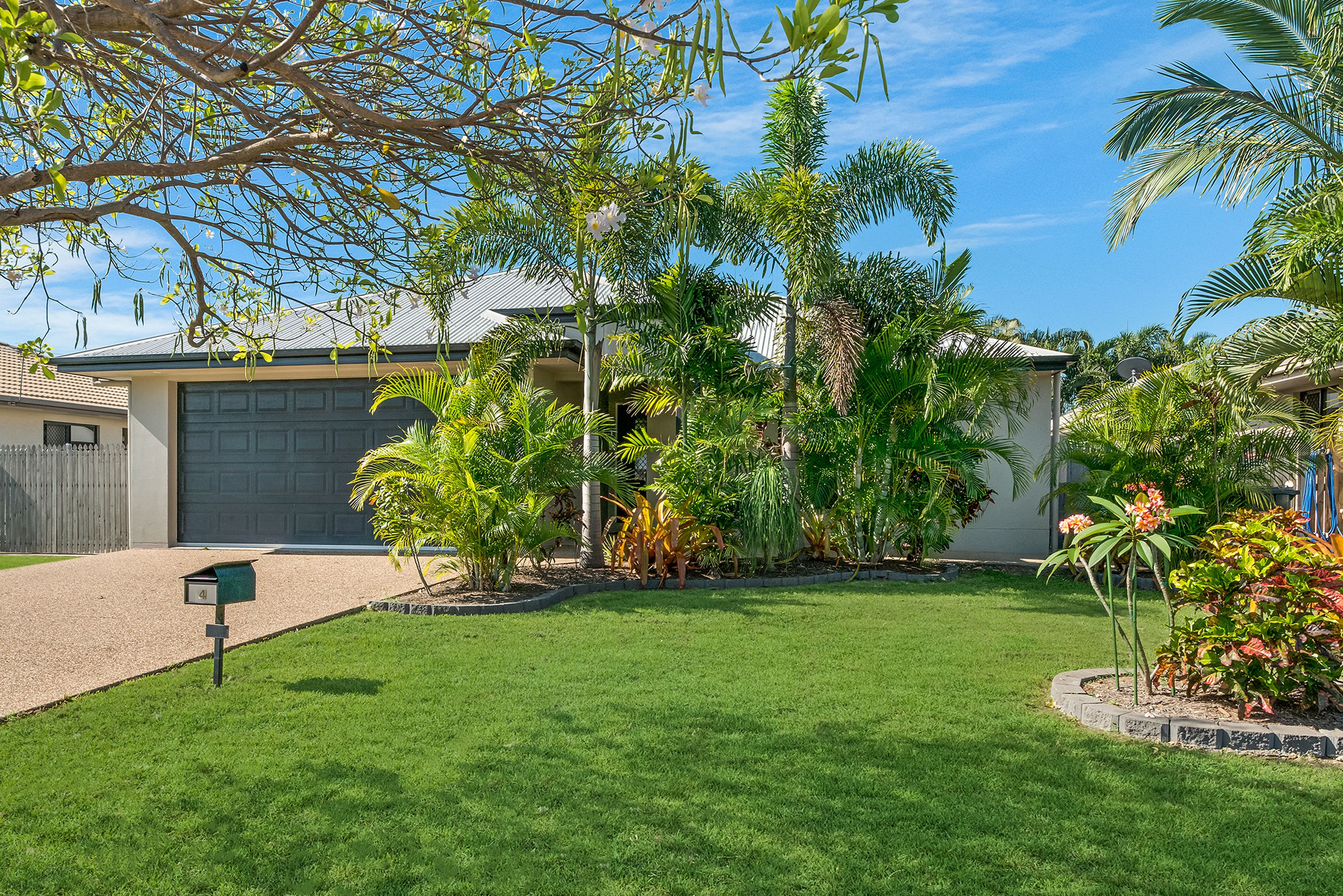 4 Beaconsfield Avenue, Kirwan, QLD 4817