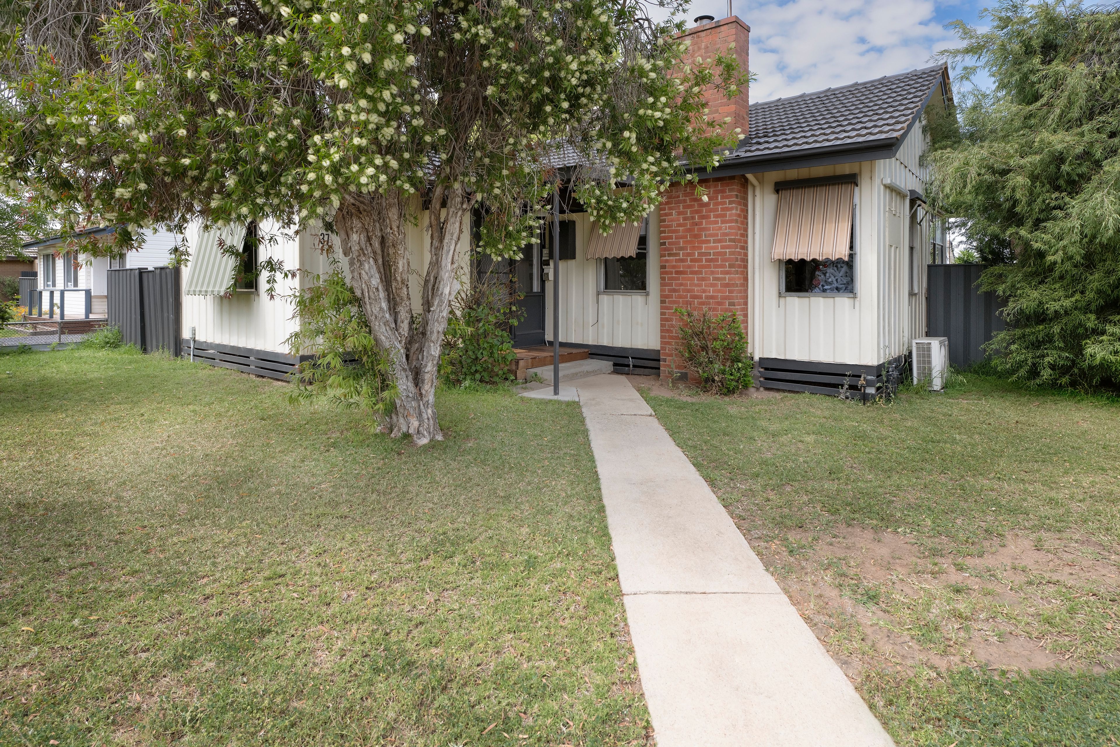 37 Thurla Street — photo from Ray White Swan Hill