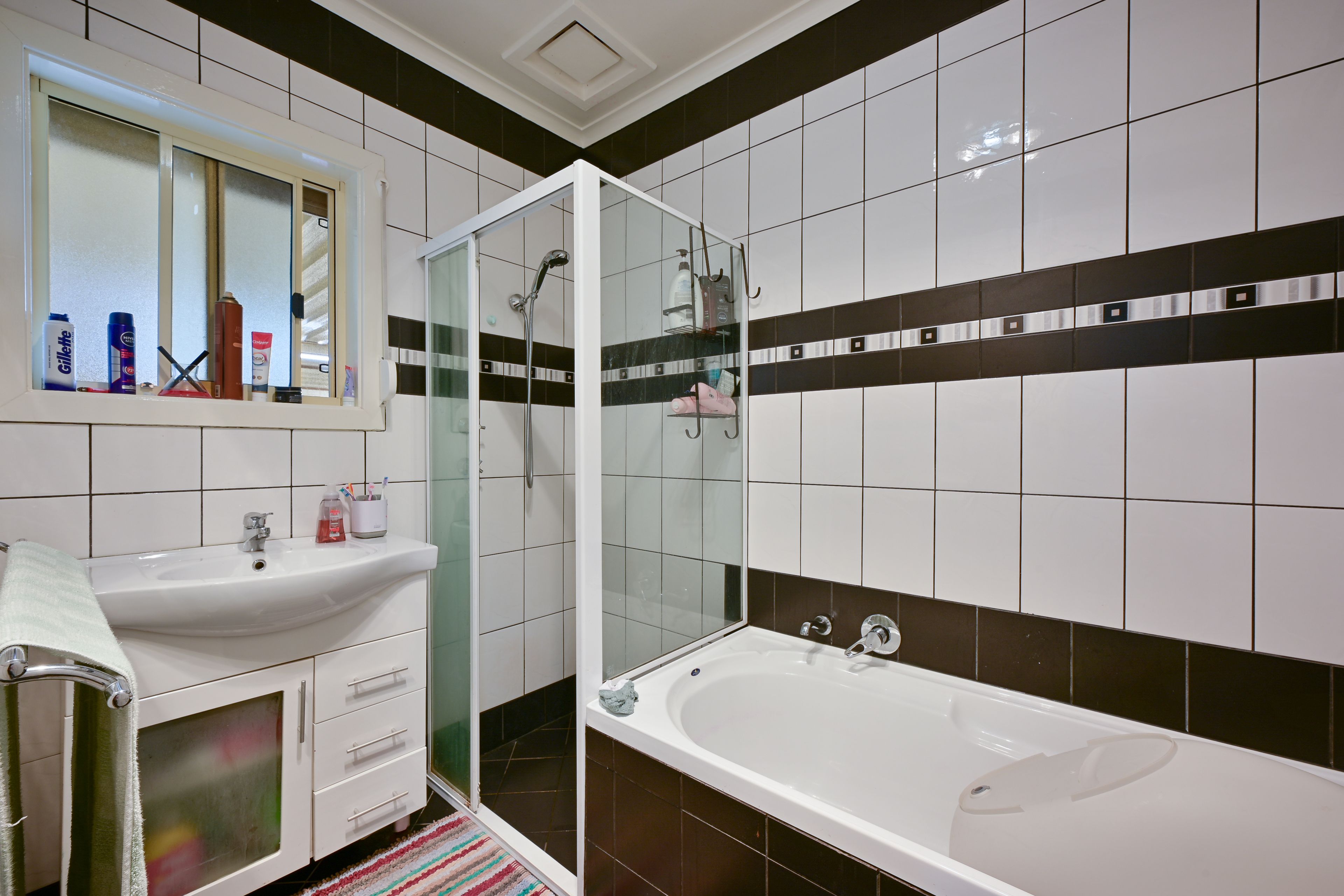 23 Noble Street — photo 9 of 14